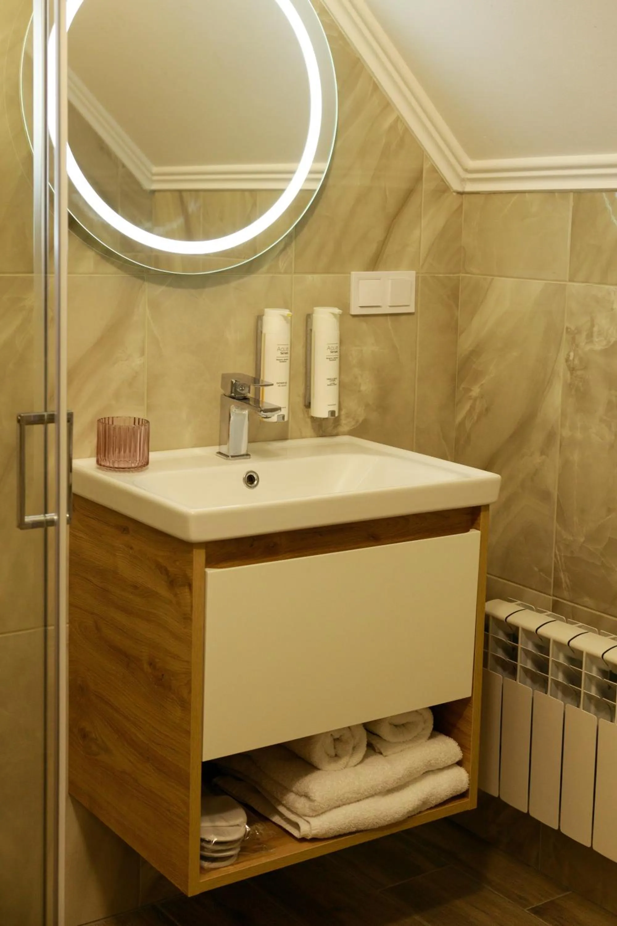 Bathroom in Eduard Hotel