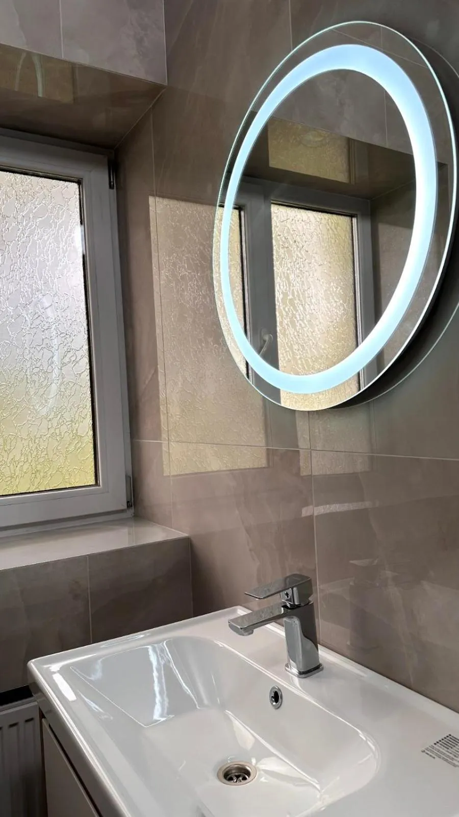 Shower in Eduard Hotel