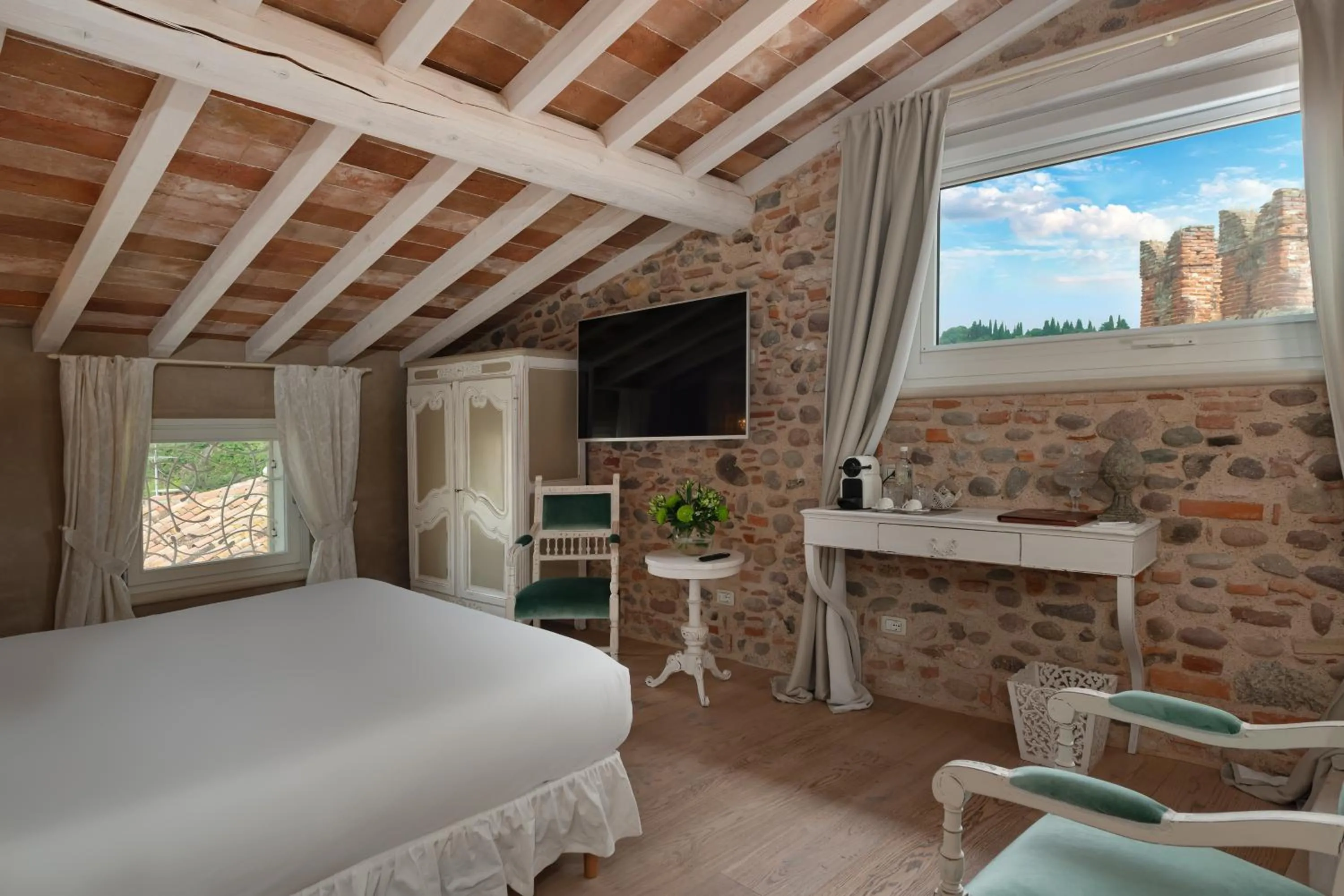 Bed in Regia Rosetta - Royal Rooms Borghetto