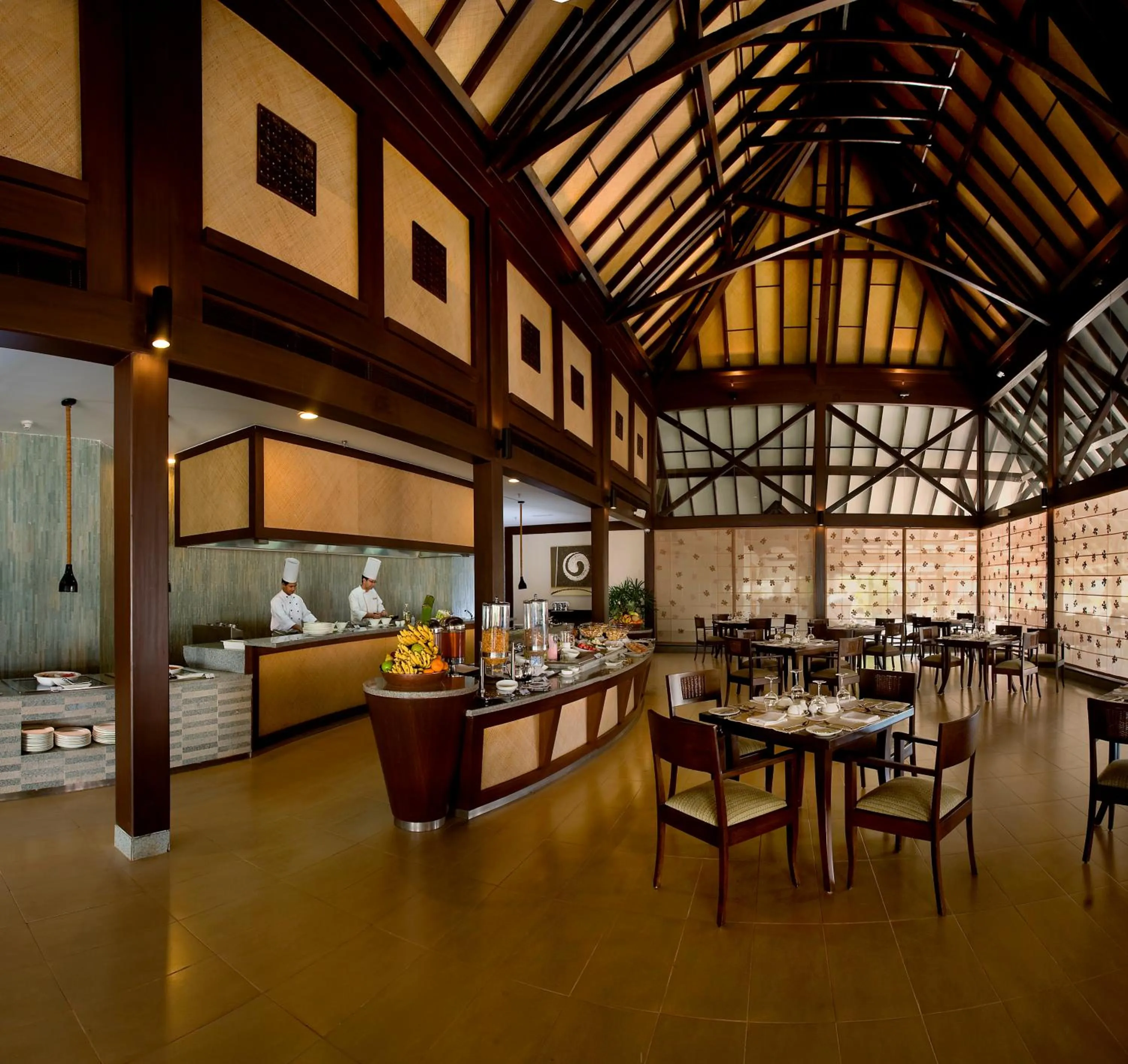 Restaurant/places to eat in The Lalit Resort &amp; Spa Bekal