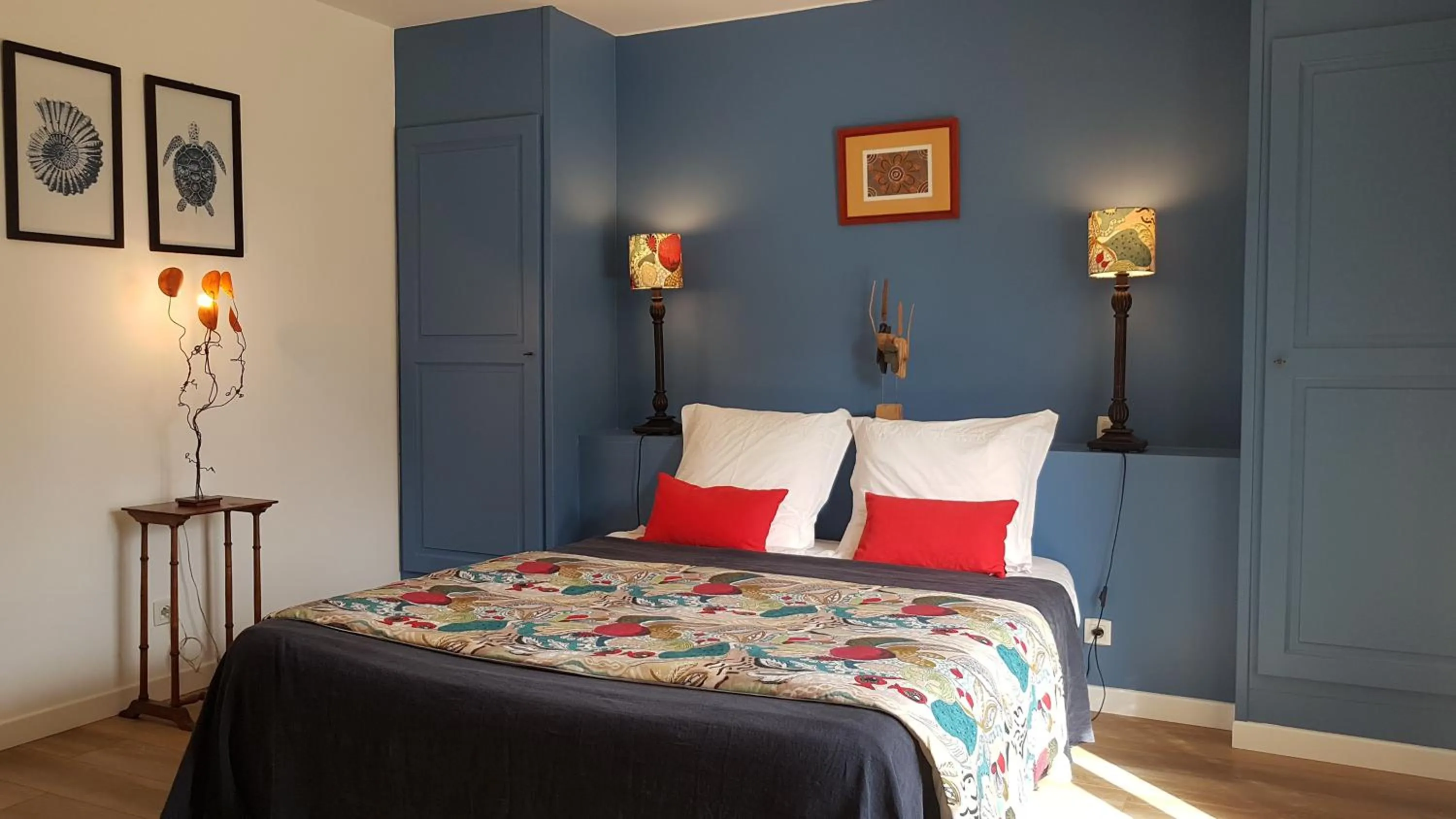 Bedroom, Bed in l'Arbre Voyageur