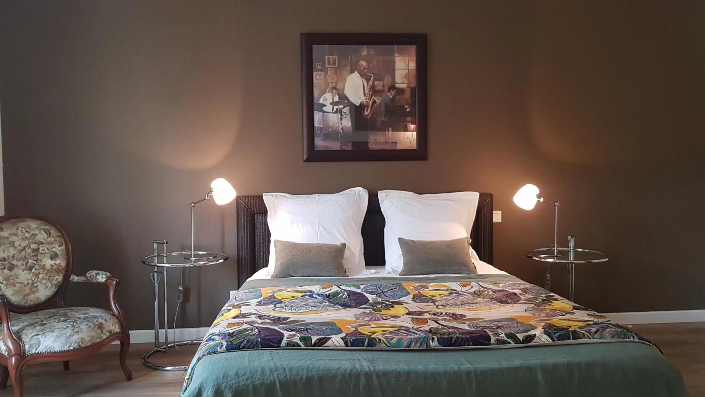 Bedroom, Bed in l'Arbre Voyageur