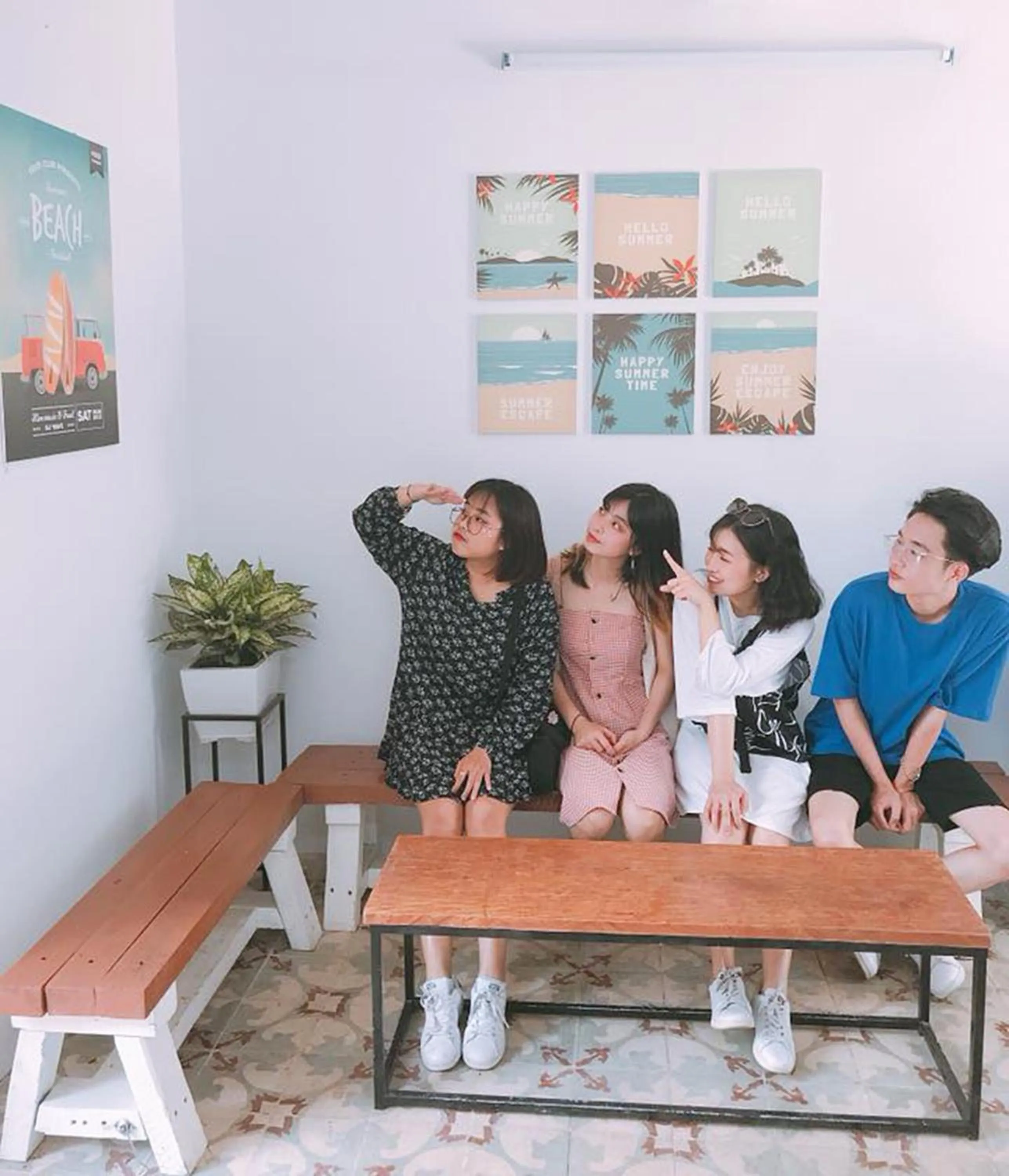 Lobby or reception in The Bay - Ha Long Homestay