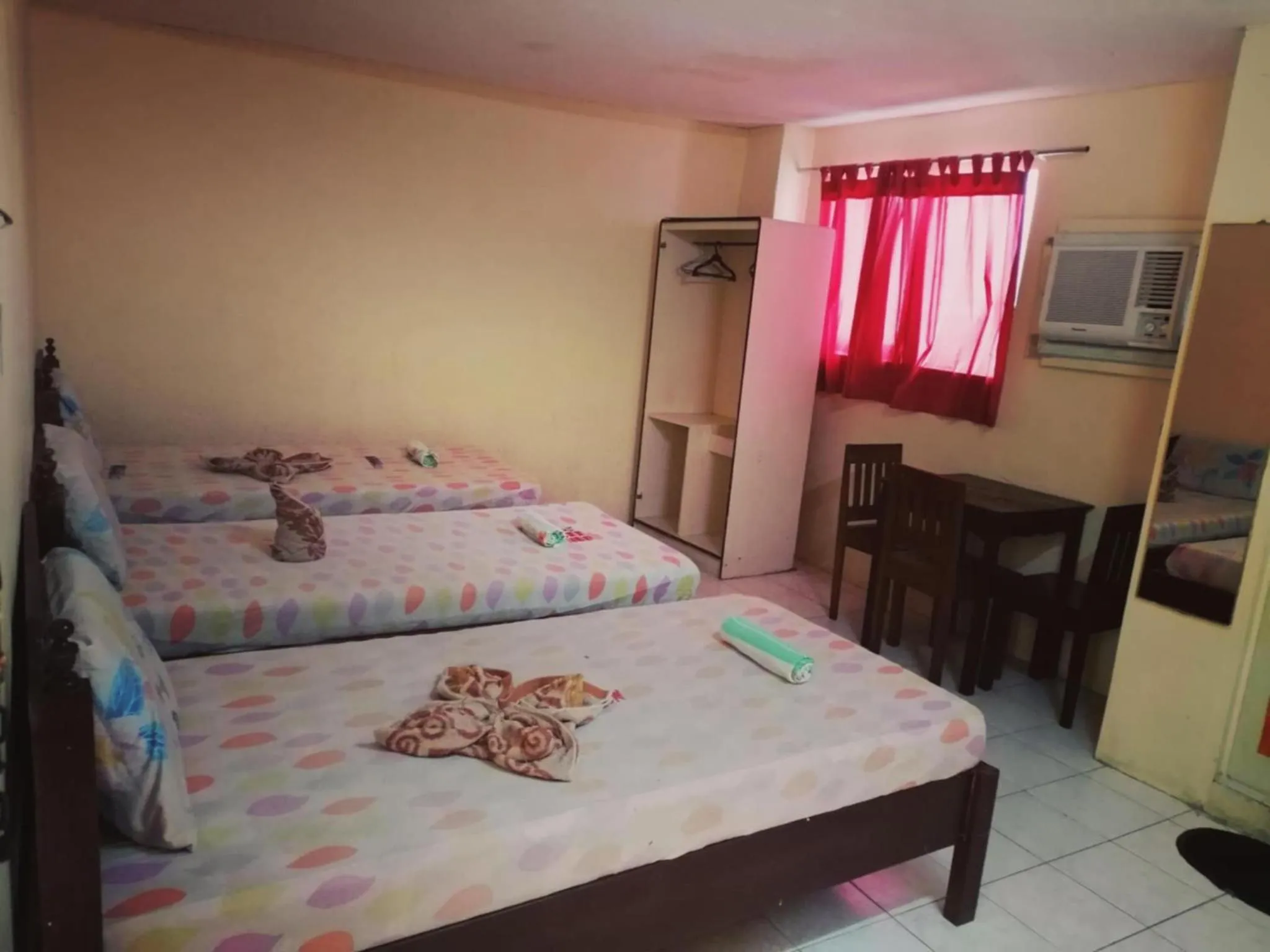 Bed in Bee Hub Pension