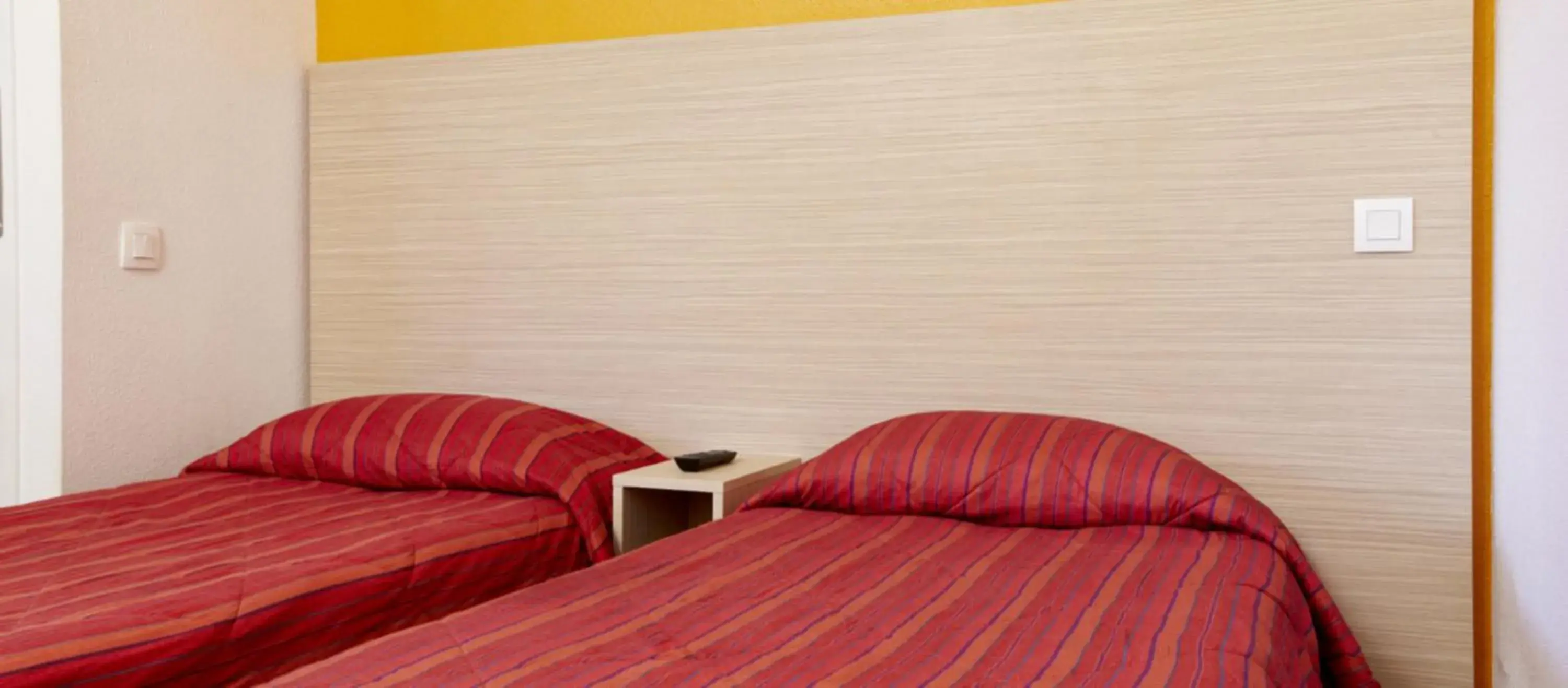 Twin Room in Hotel HECO Lyon sud Vienne Twin Room in Hotel HECO Lyon sud Vienne