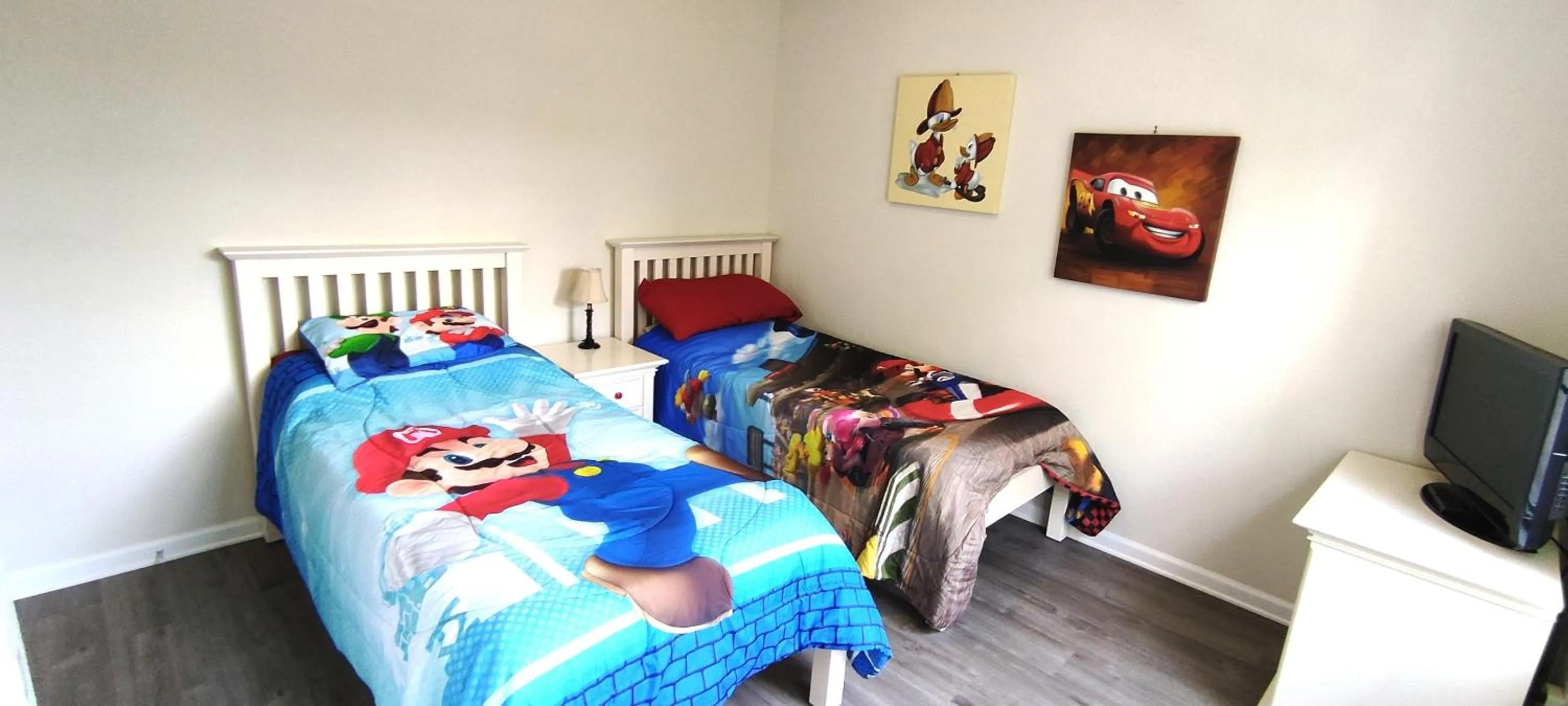 Bedroom, Bed in Flagstone Villa