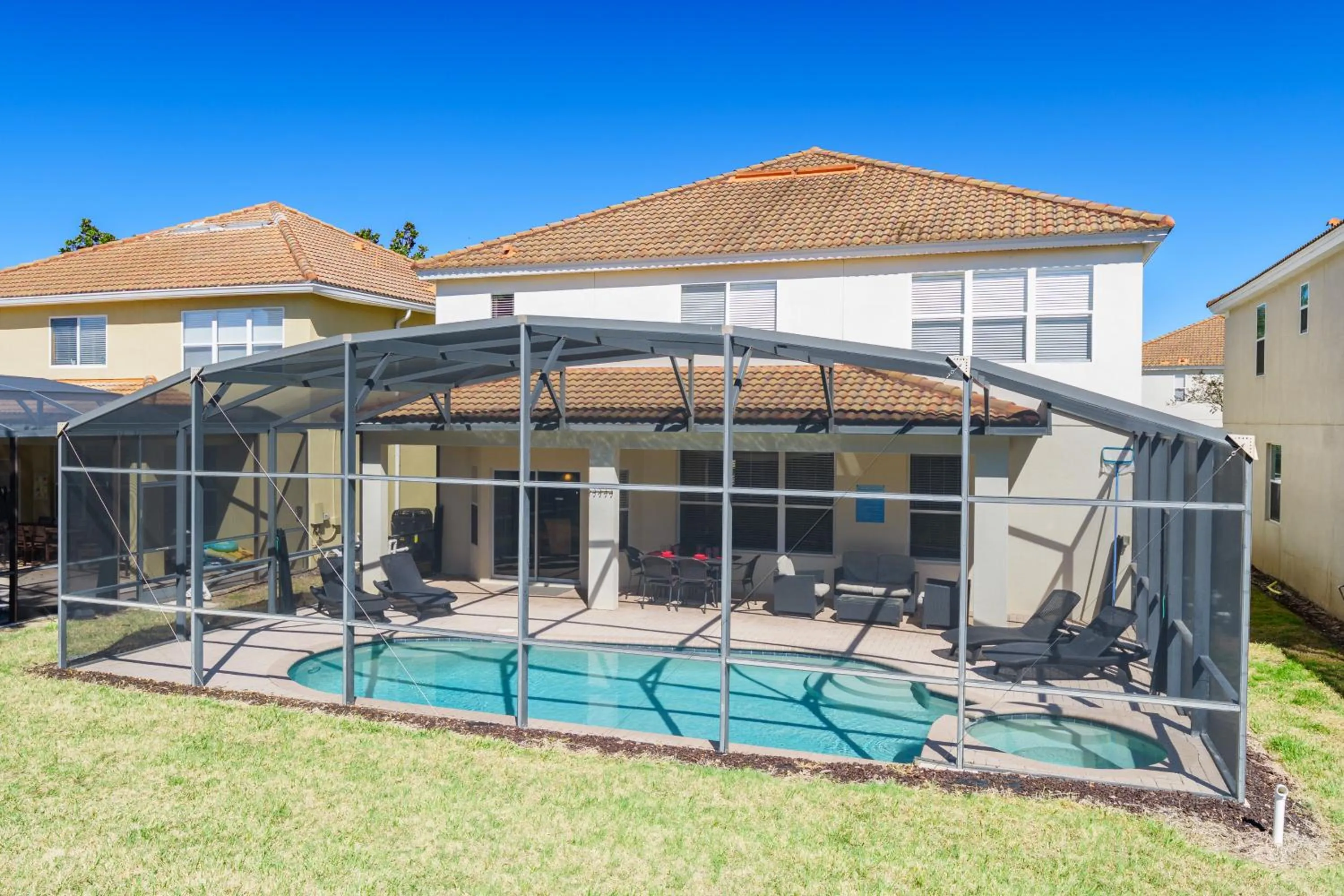 Swimming pool in Flagstone Villa