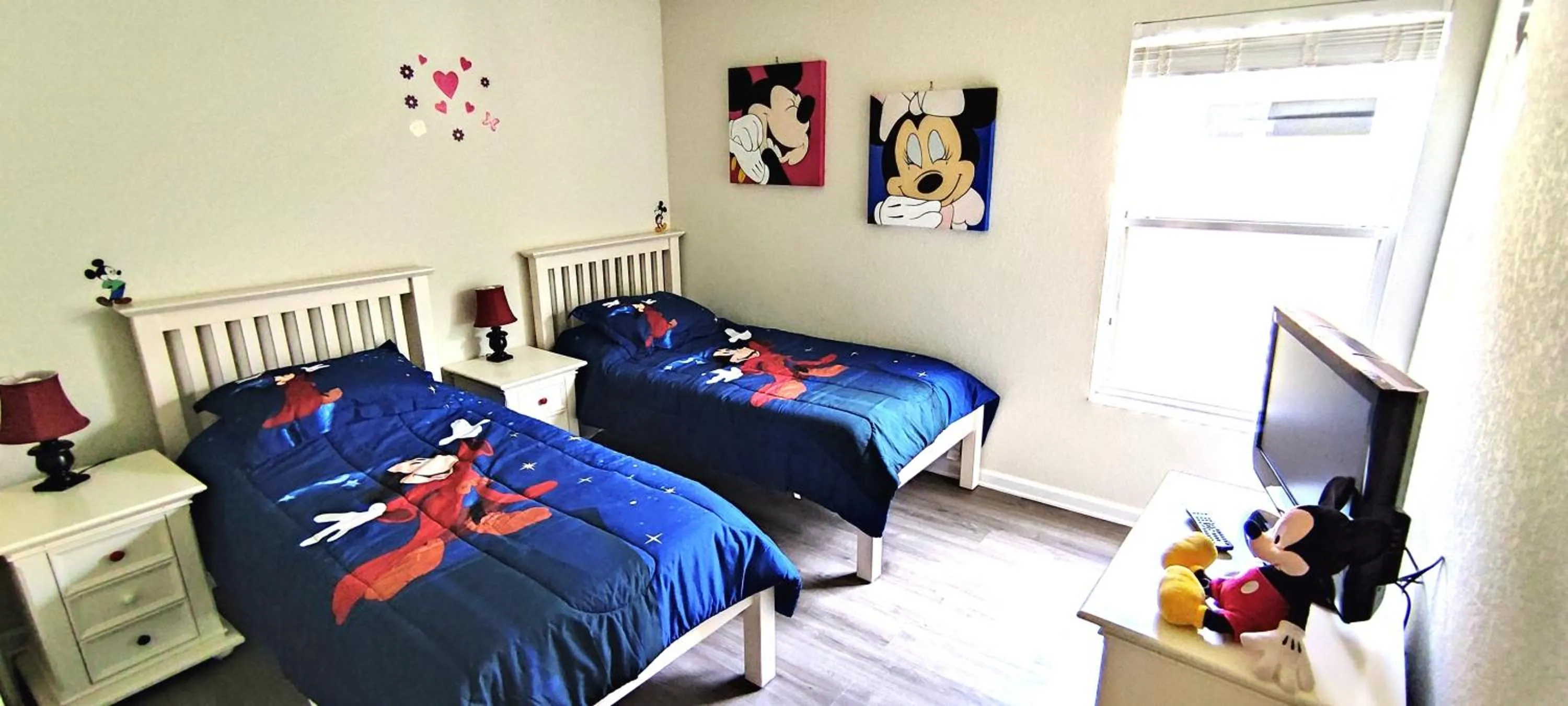 Bedroom, Bed in Flagstone Villa