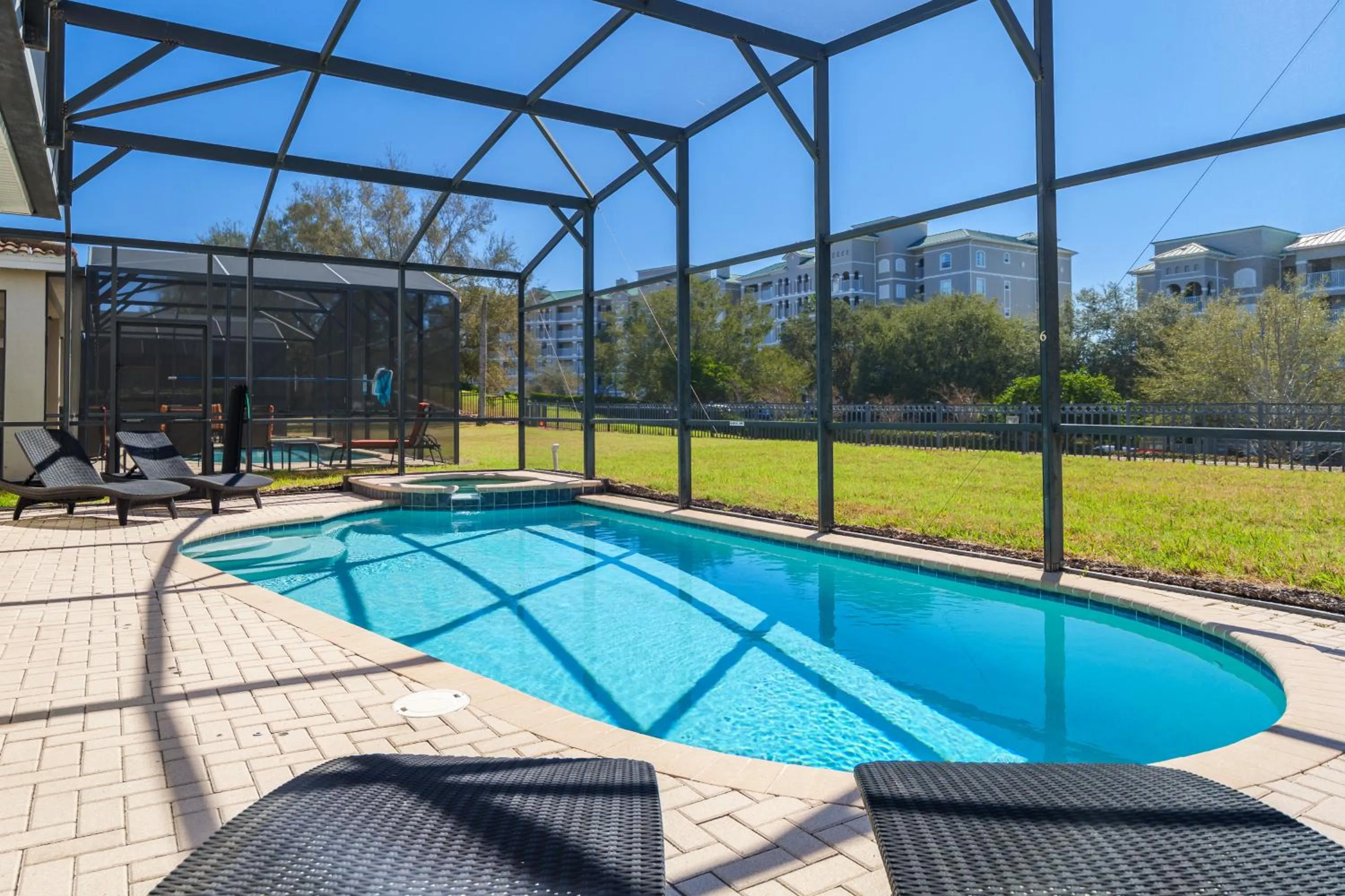 Swimming pool in Flagstone Villa