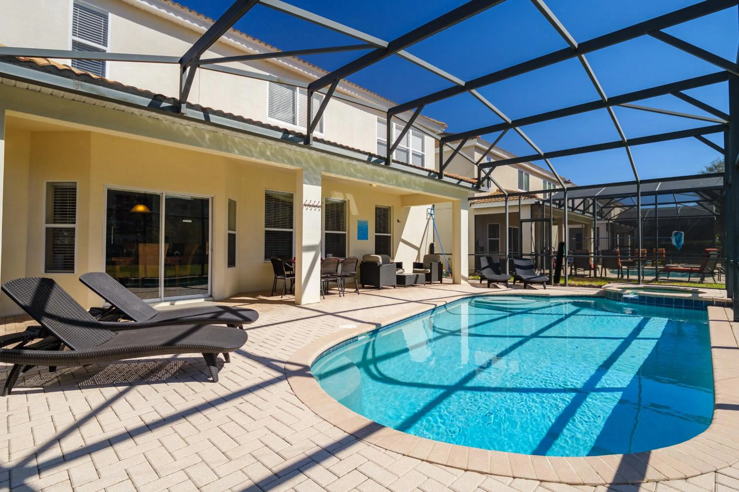 Swimming pool in Flagstone Villa