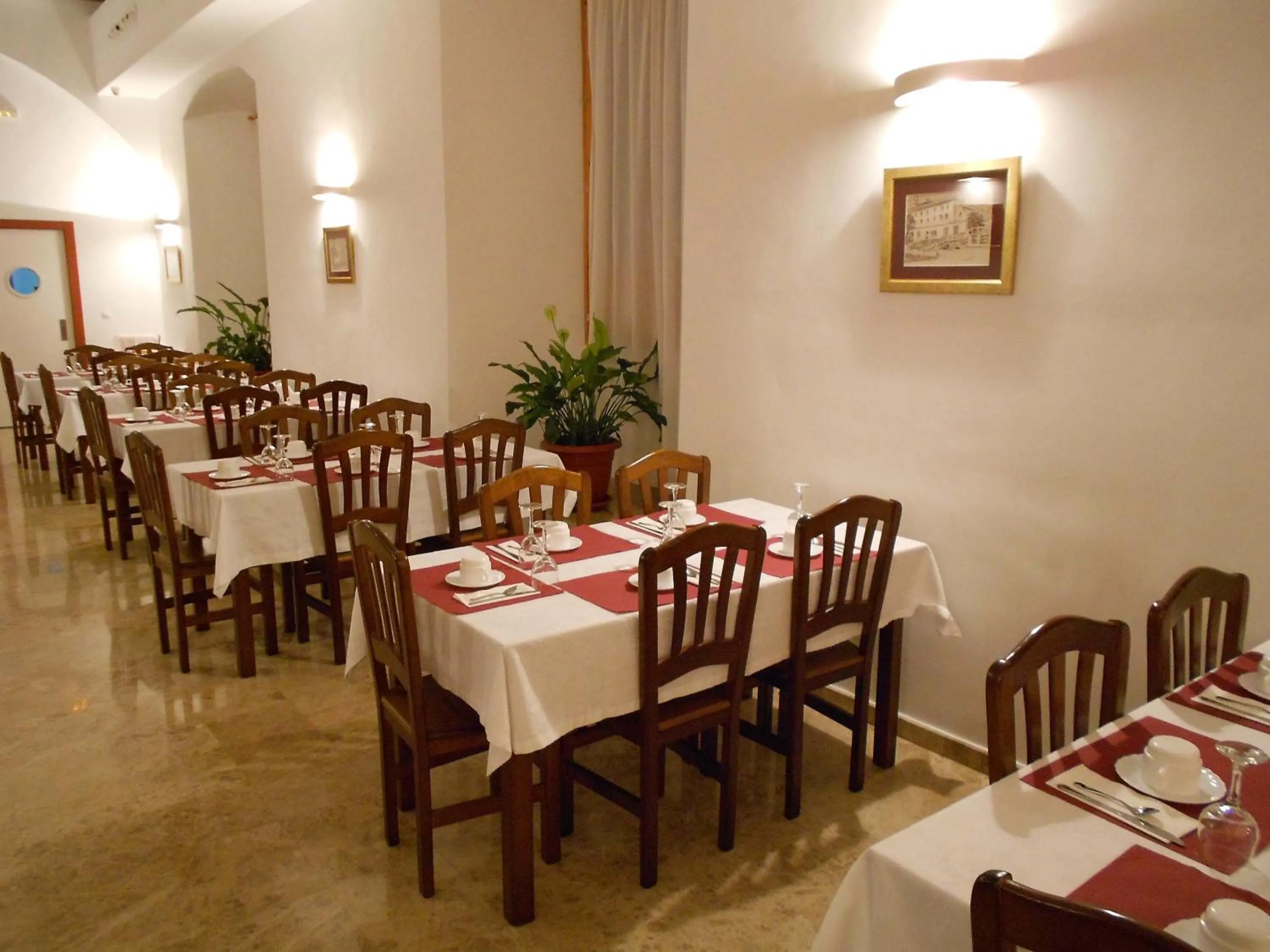 Restaurant/places to eat in Nuestra Señora del Carmen