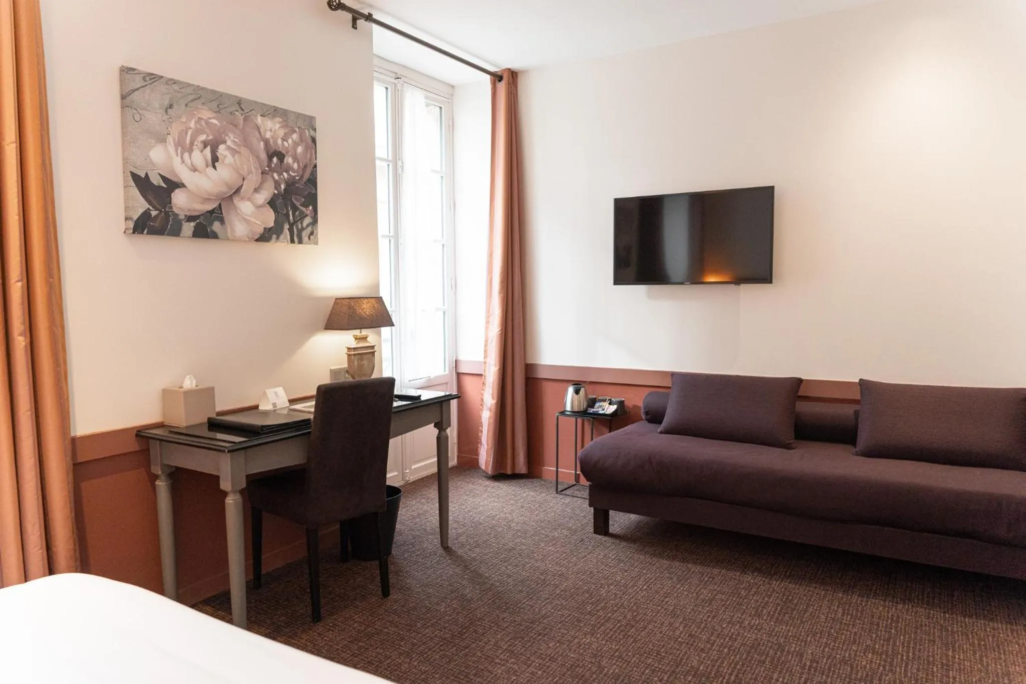 Seating area, Bed in La Maison des Armateurs