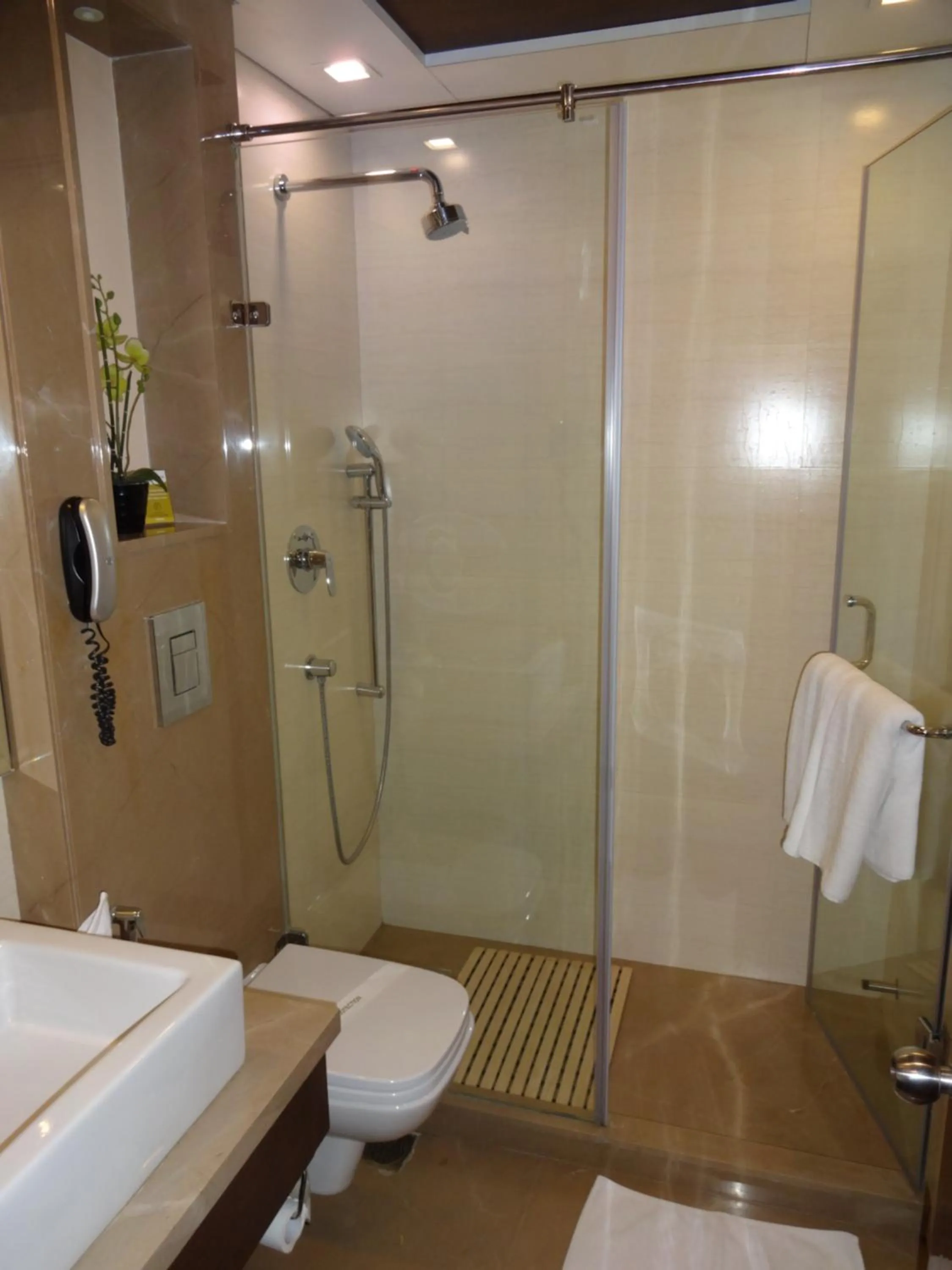 Bathroom in Florence Inn