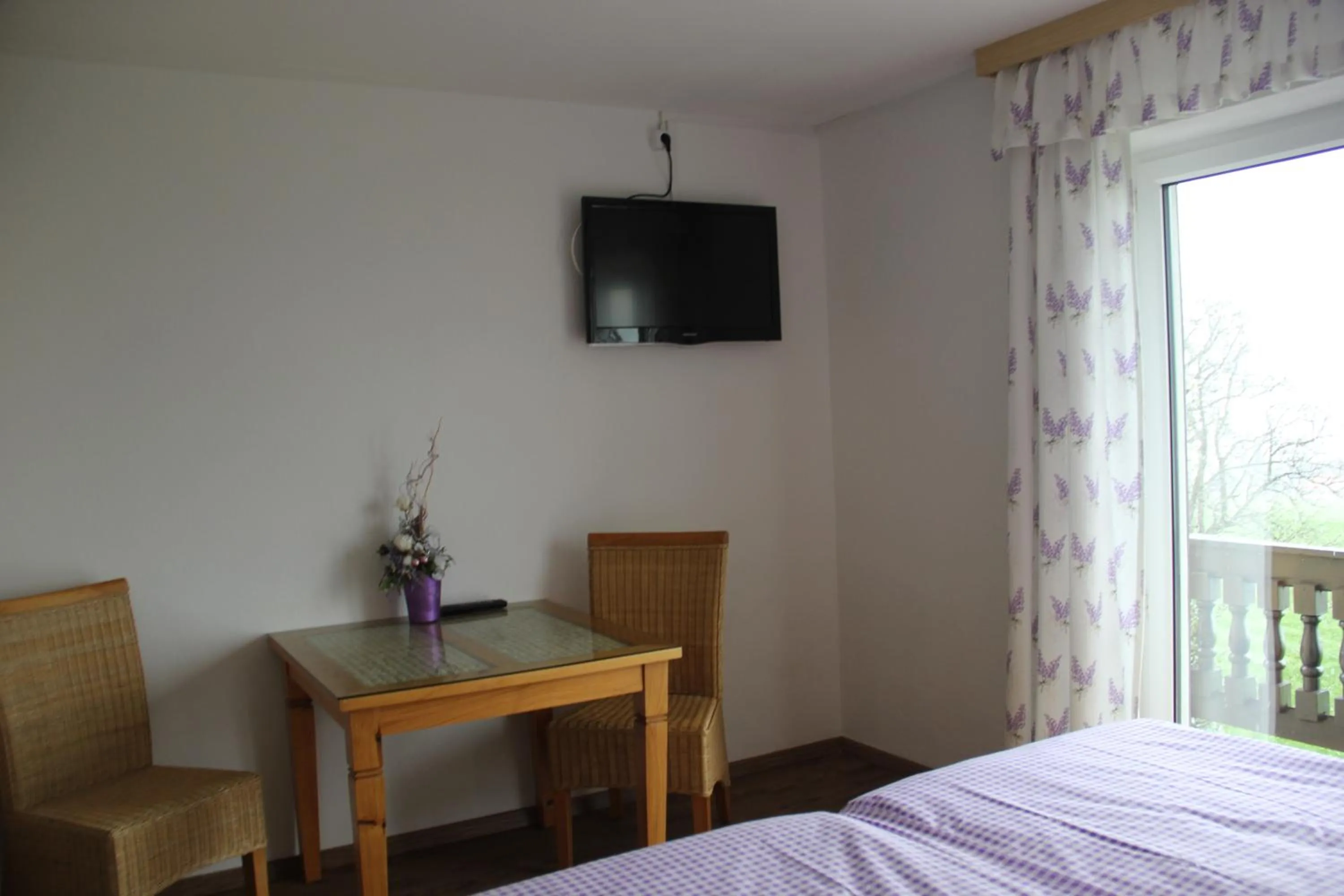 Bed in Ferienwohnungen Schöbringer