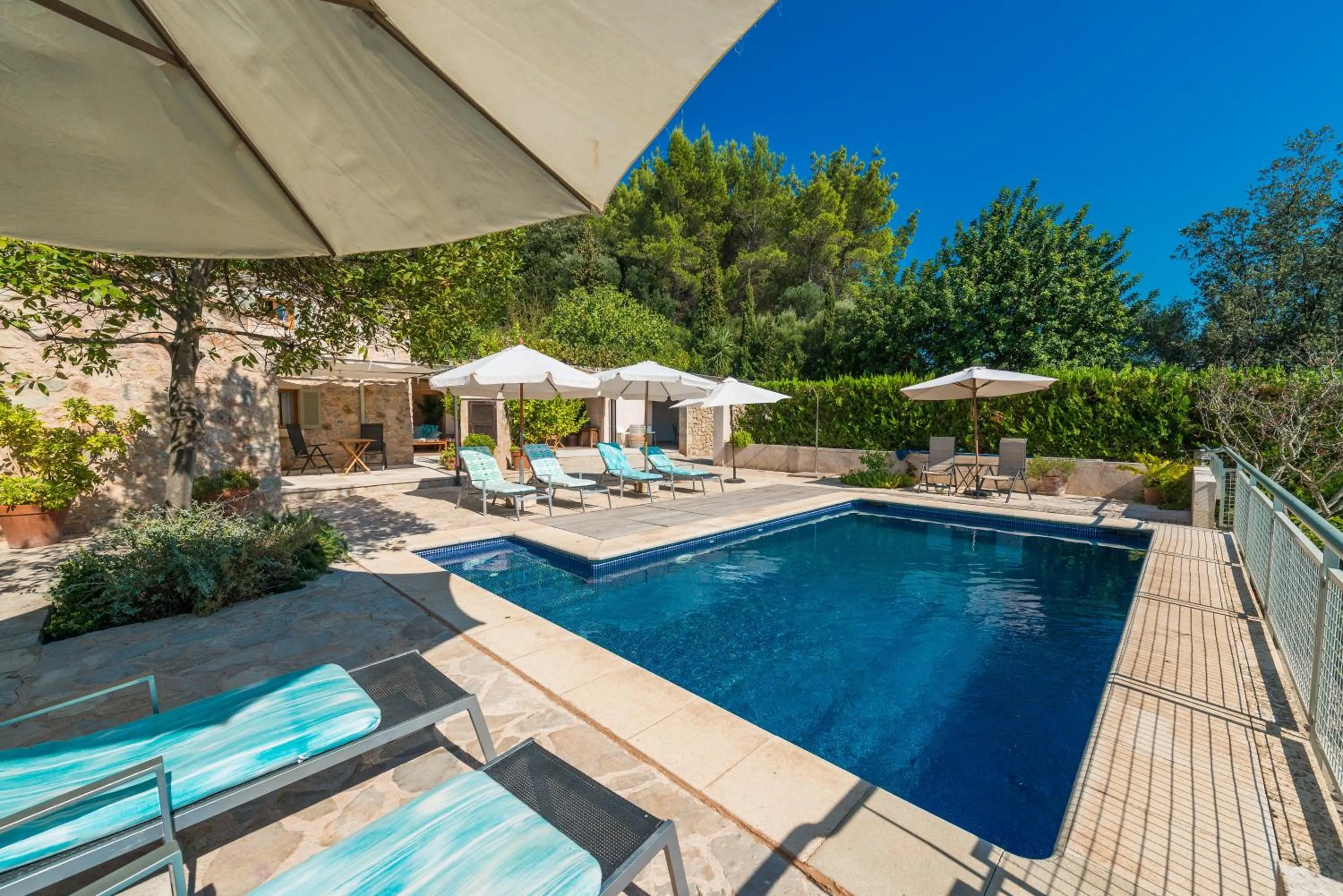 Property building in Finca Coster