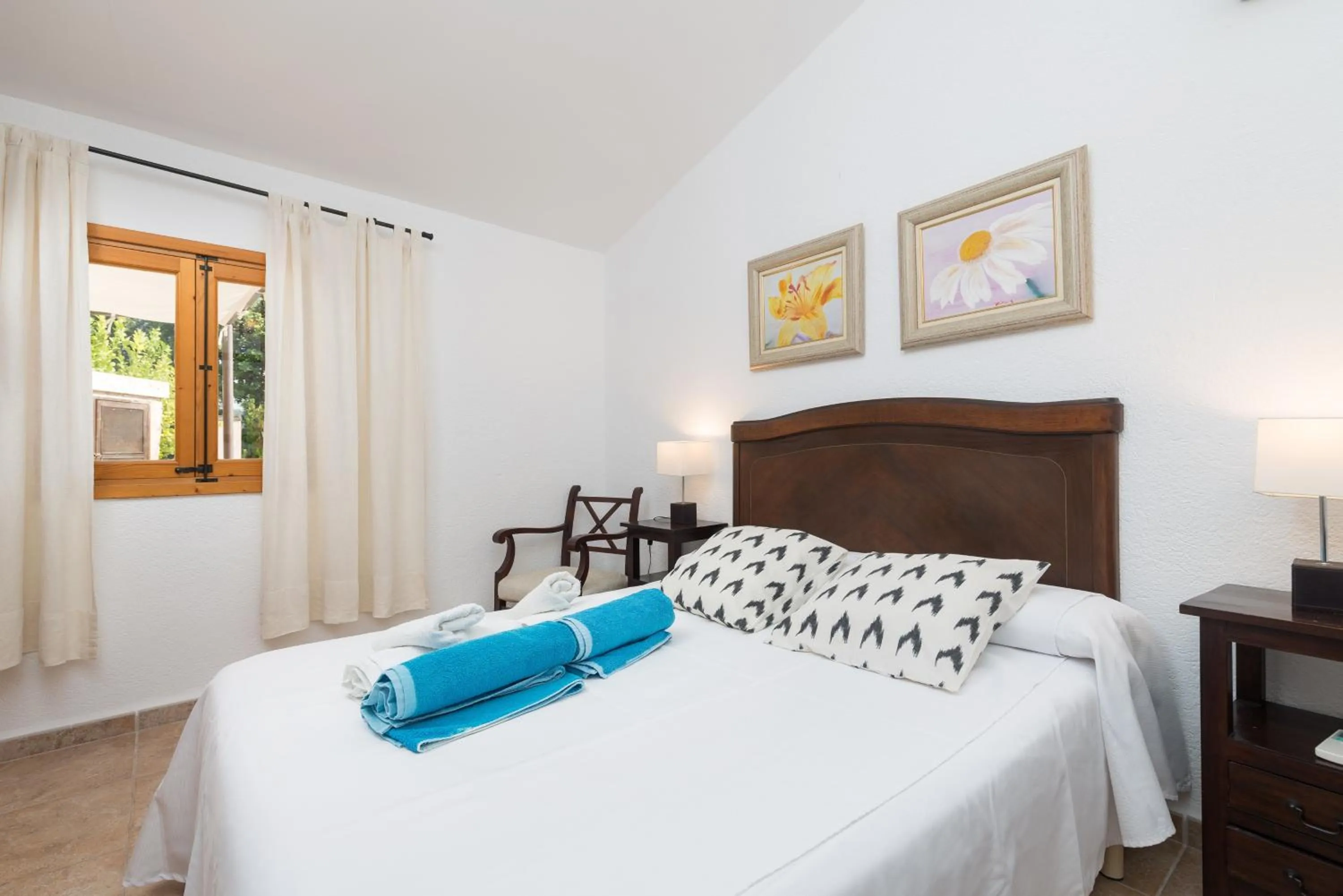 Living room, Bed in Finca Coster