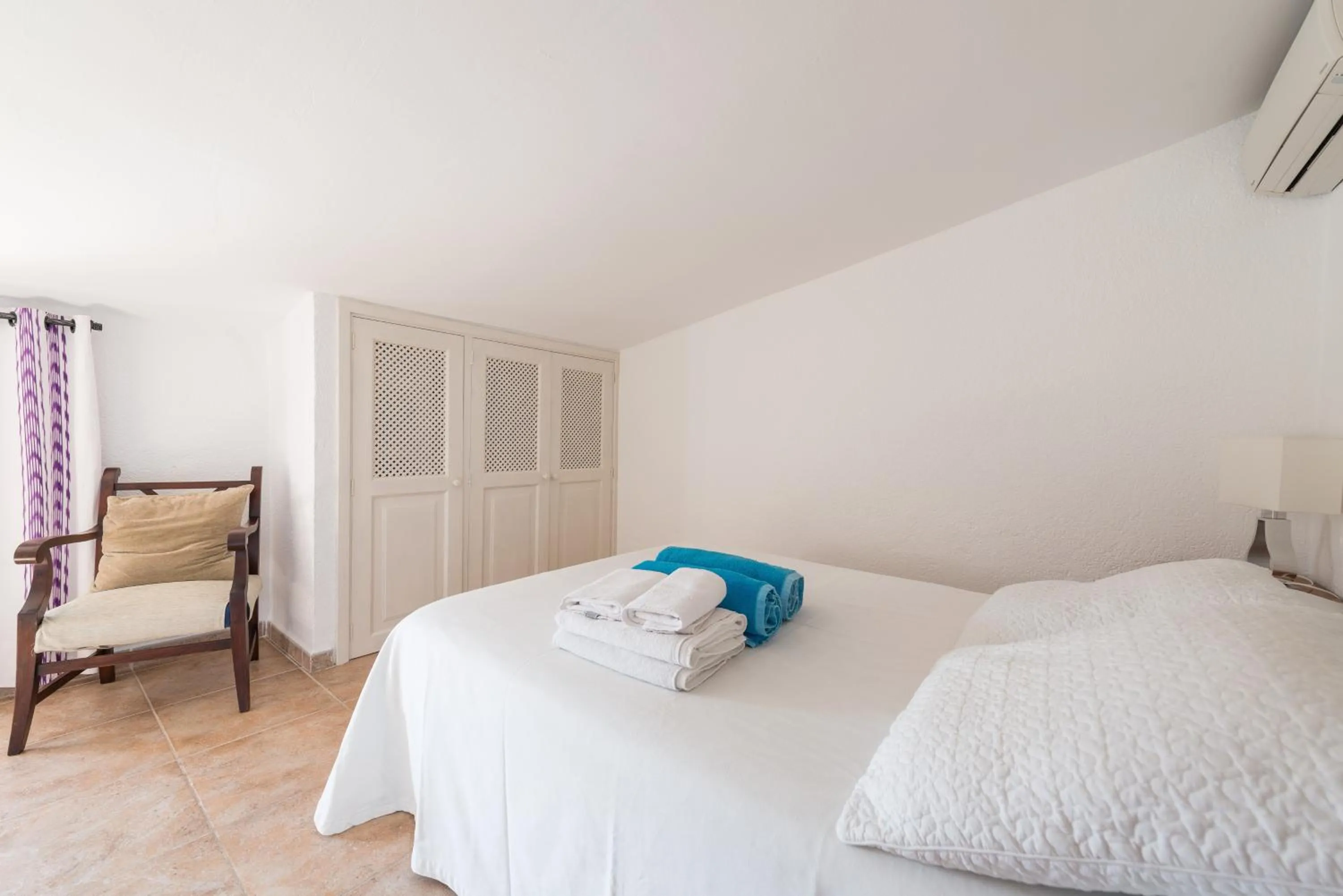 Property building, Bed in Finca Coster