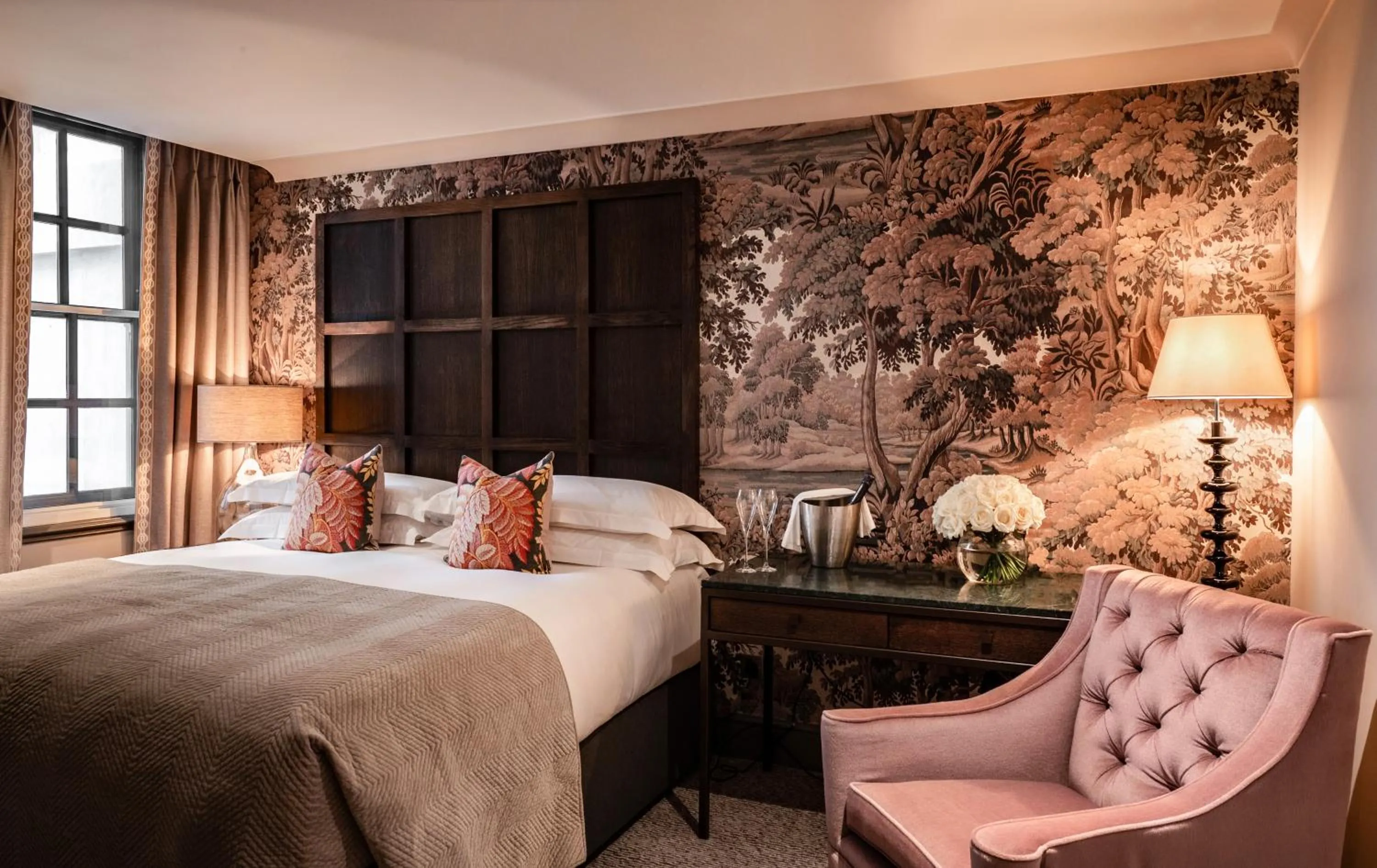 Bedroom, Bed in The Bloomsbury Hotel