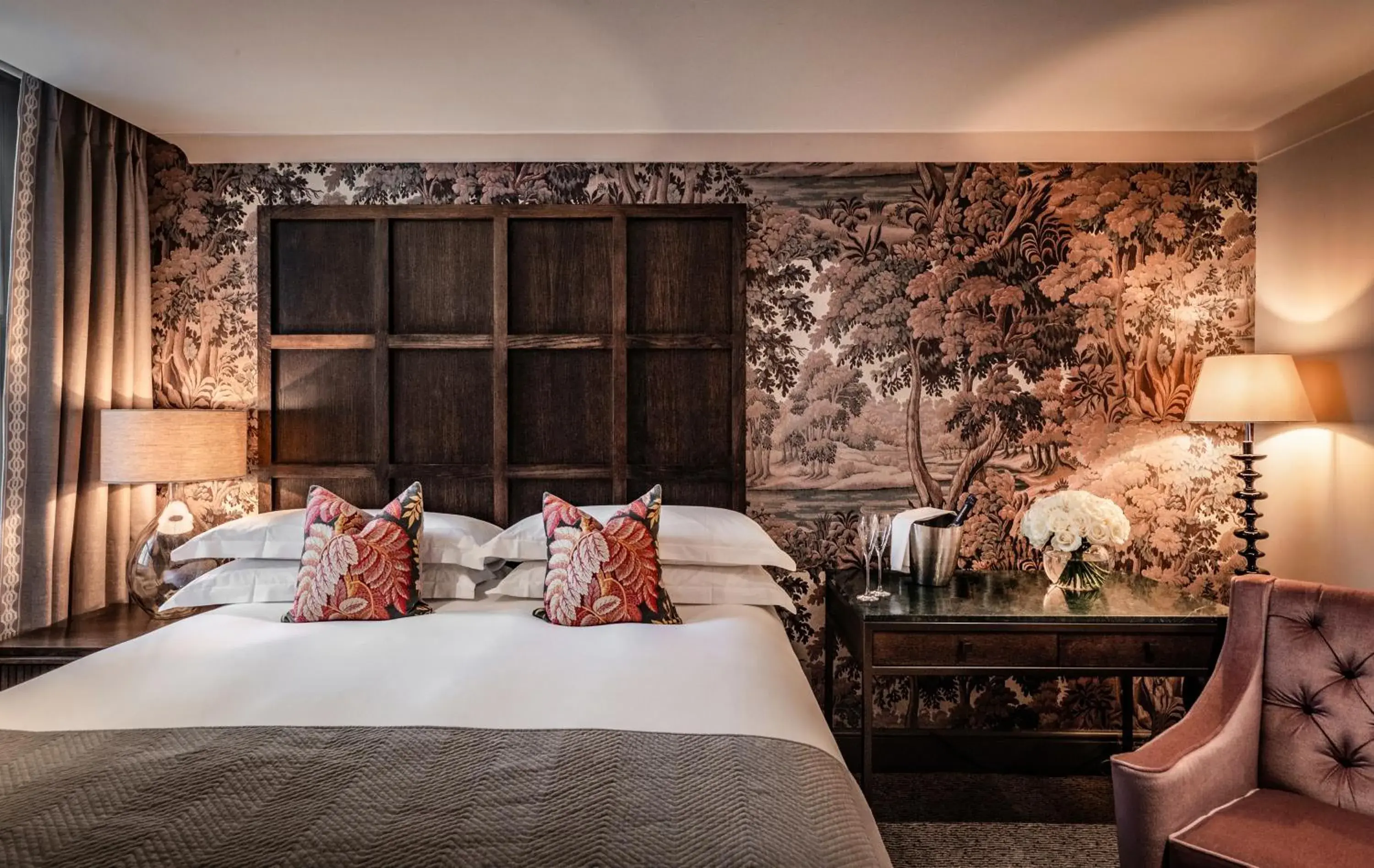 Bedroom, Bed in The Bloomsbury Hotel Bedroom, Bed in The Bloomsbury Hotel