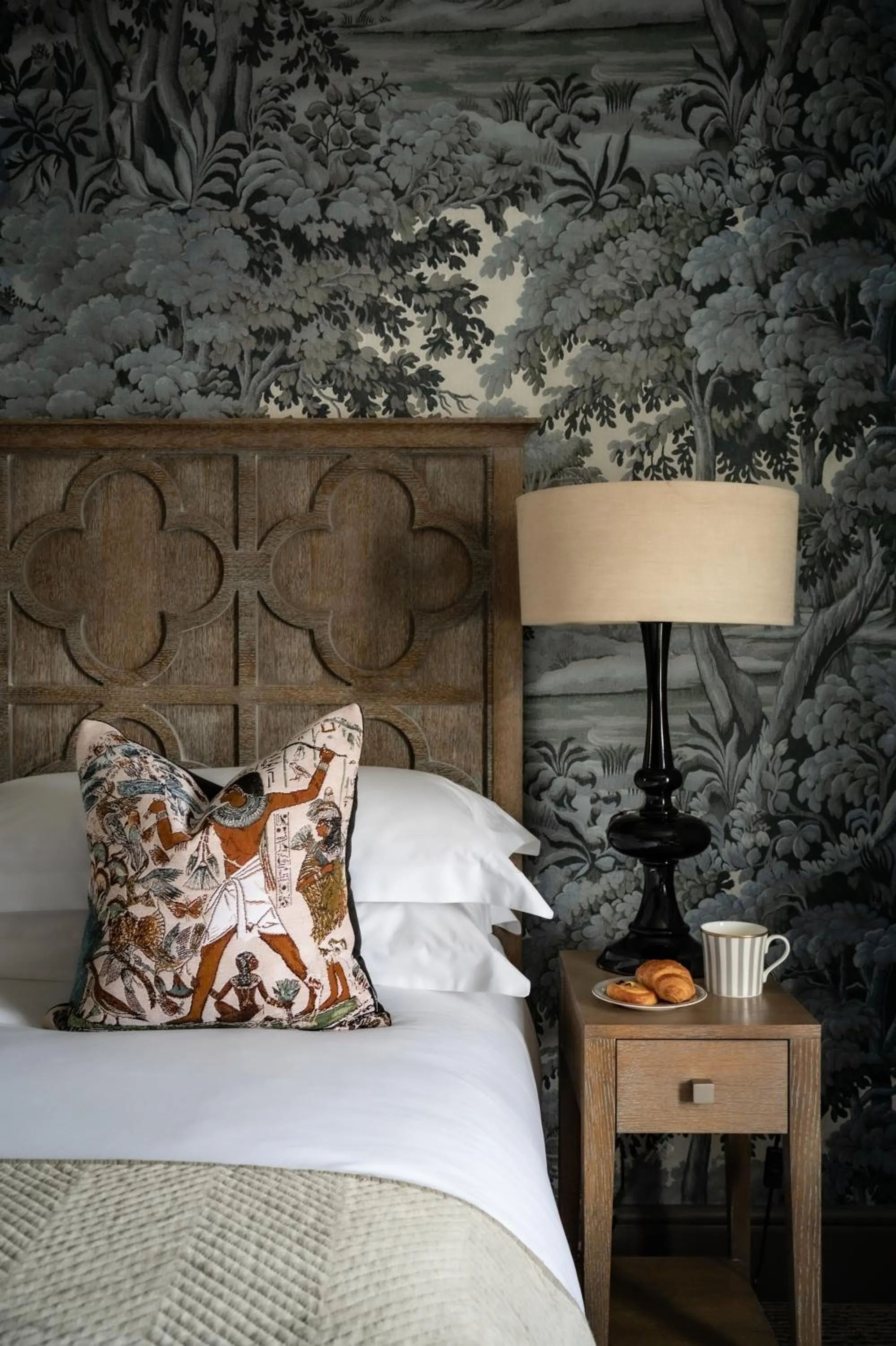 Bedroom, Bed in The Bloomsbury Hotel