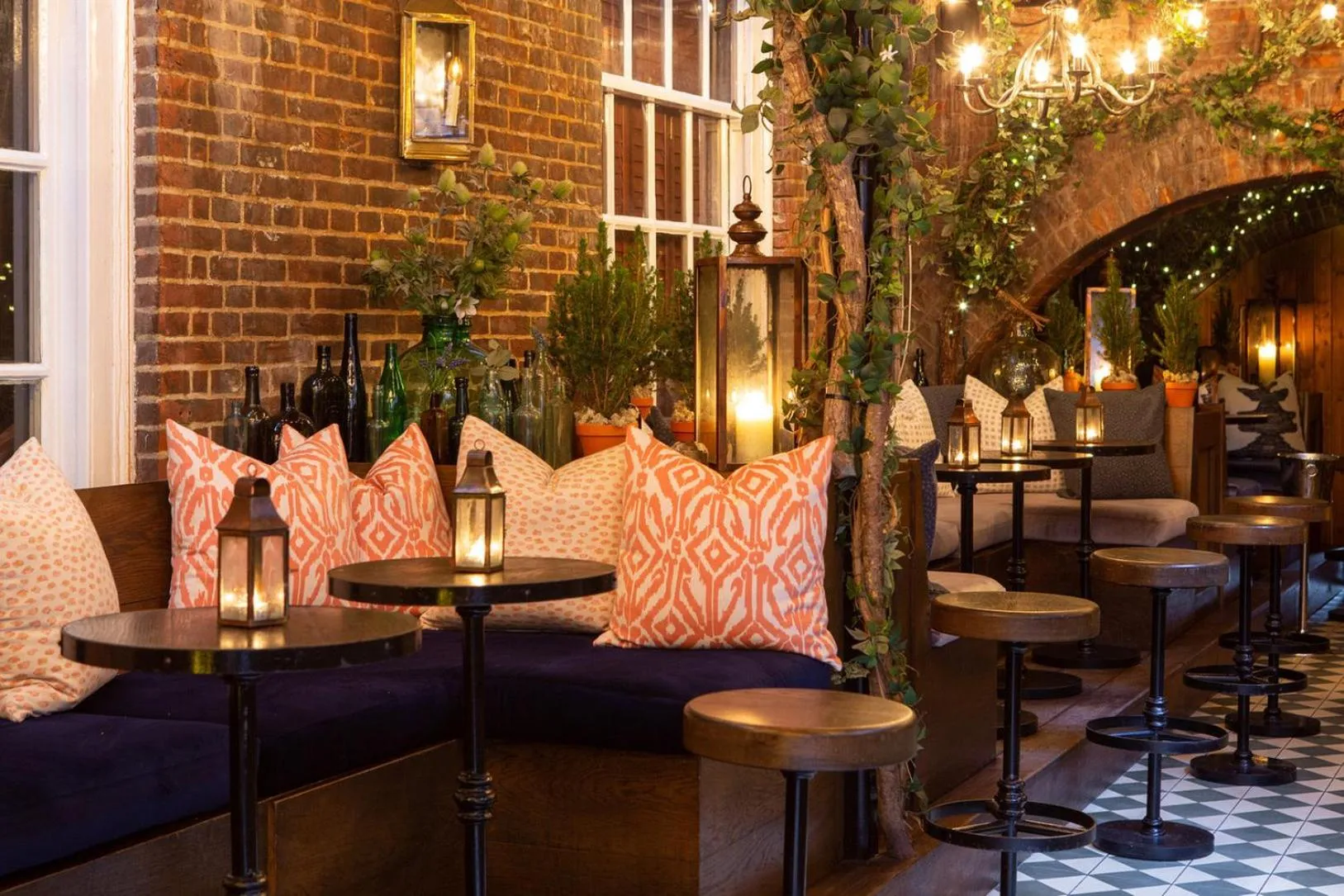 Photo of the whole room in The Bloomsbury Hotel