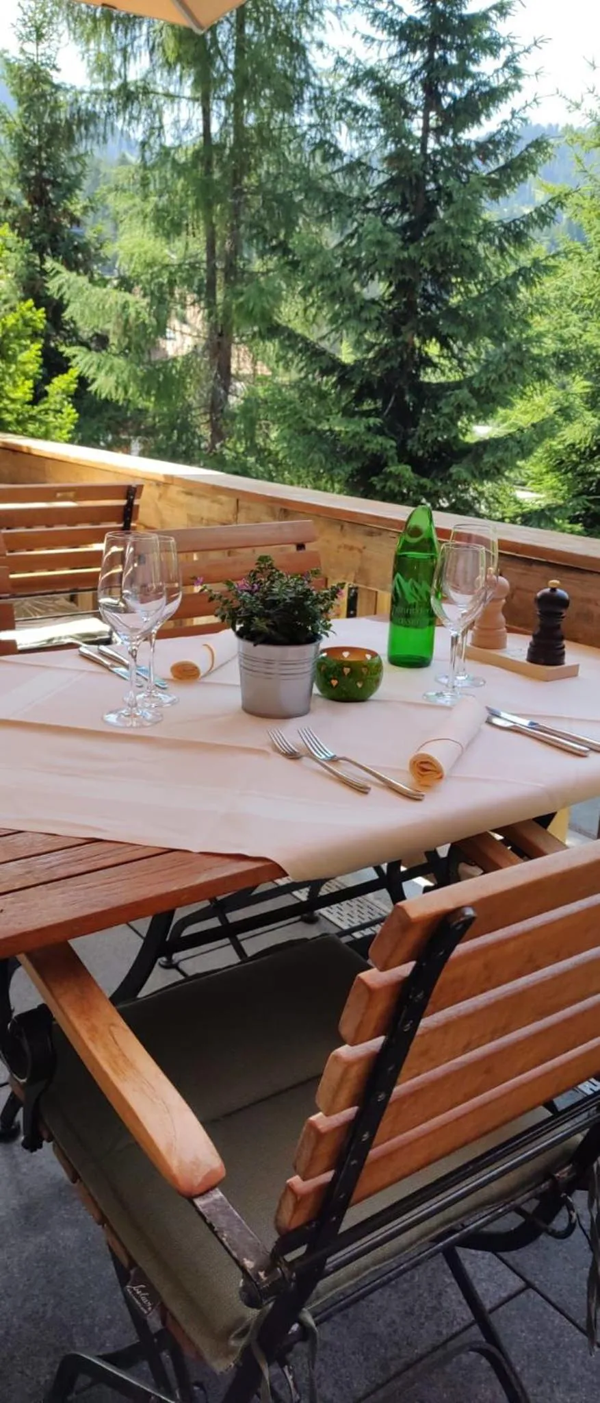 Restaurant/places to eat in Hotel des Alpes Superieur