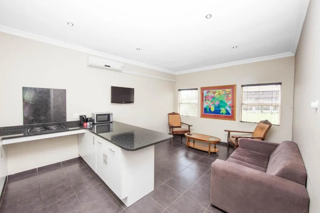 Kitchen or kitchenette in Vetho 2 Apartments OR Tambo Airport