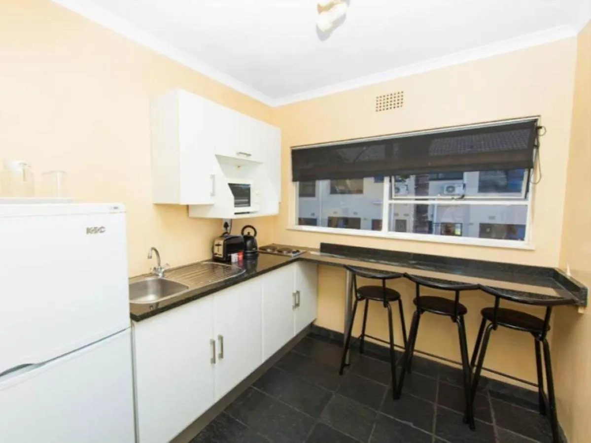 Kitchen or kitchenette in Vetho 2 Apartments OR Tambo Airport