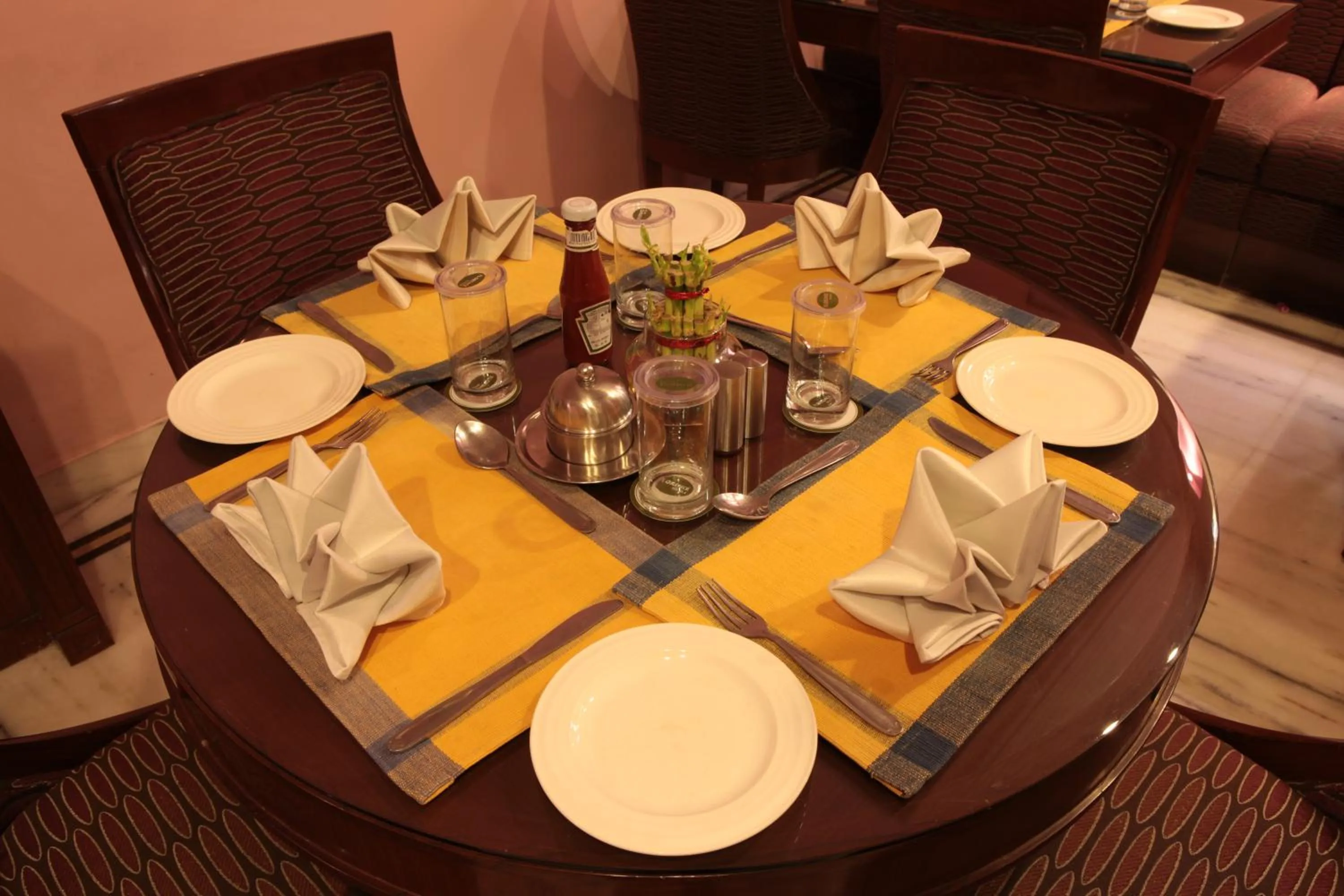 Restaurant/places to eat in Hotel Florence