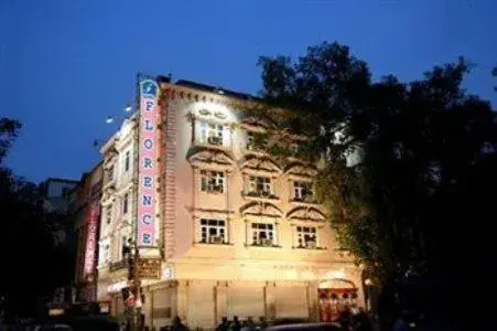 Property building in Hotel Florence Property building in Hotel Florence