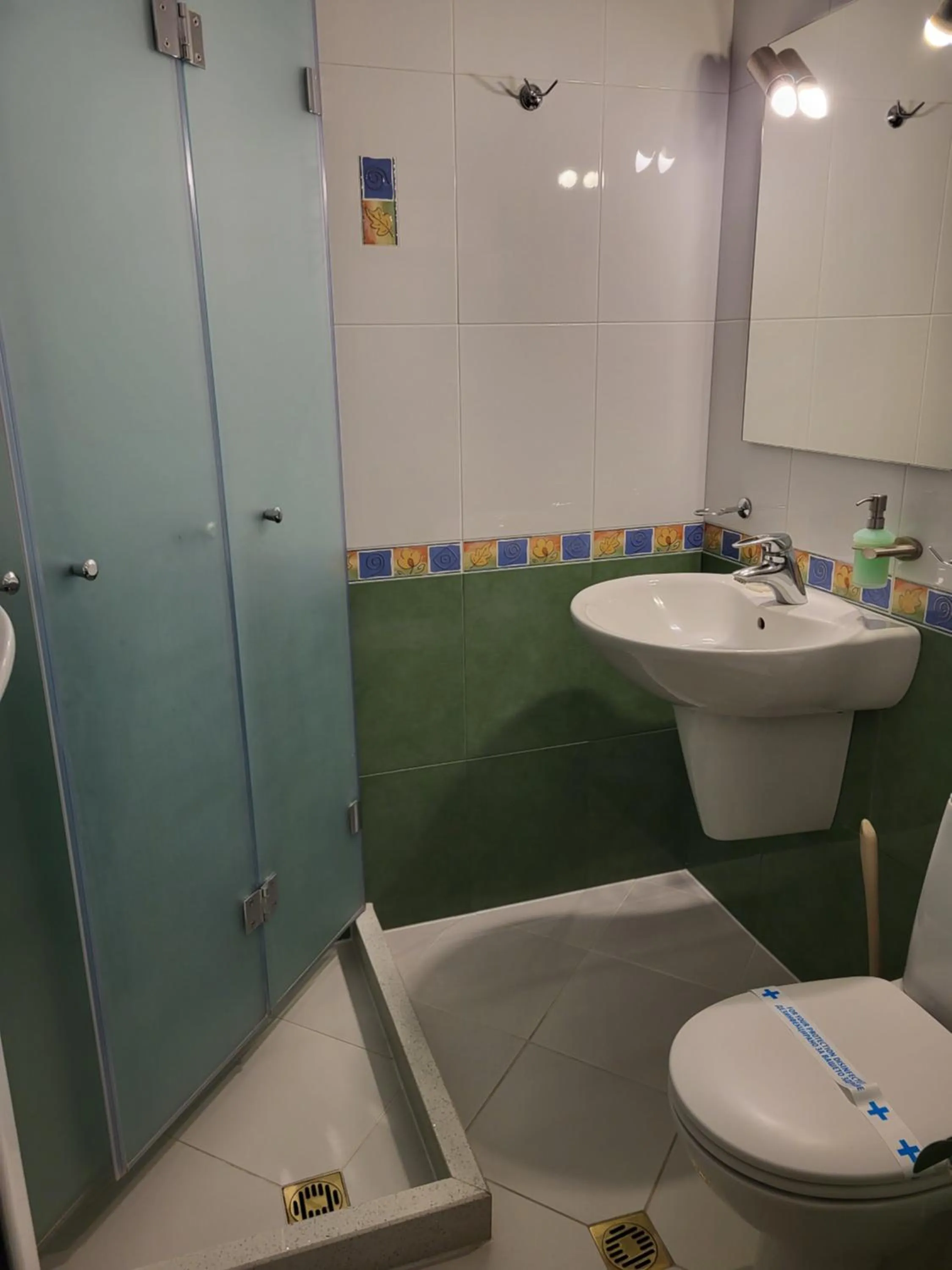 Bathroom in Hotel Odeon