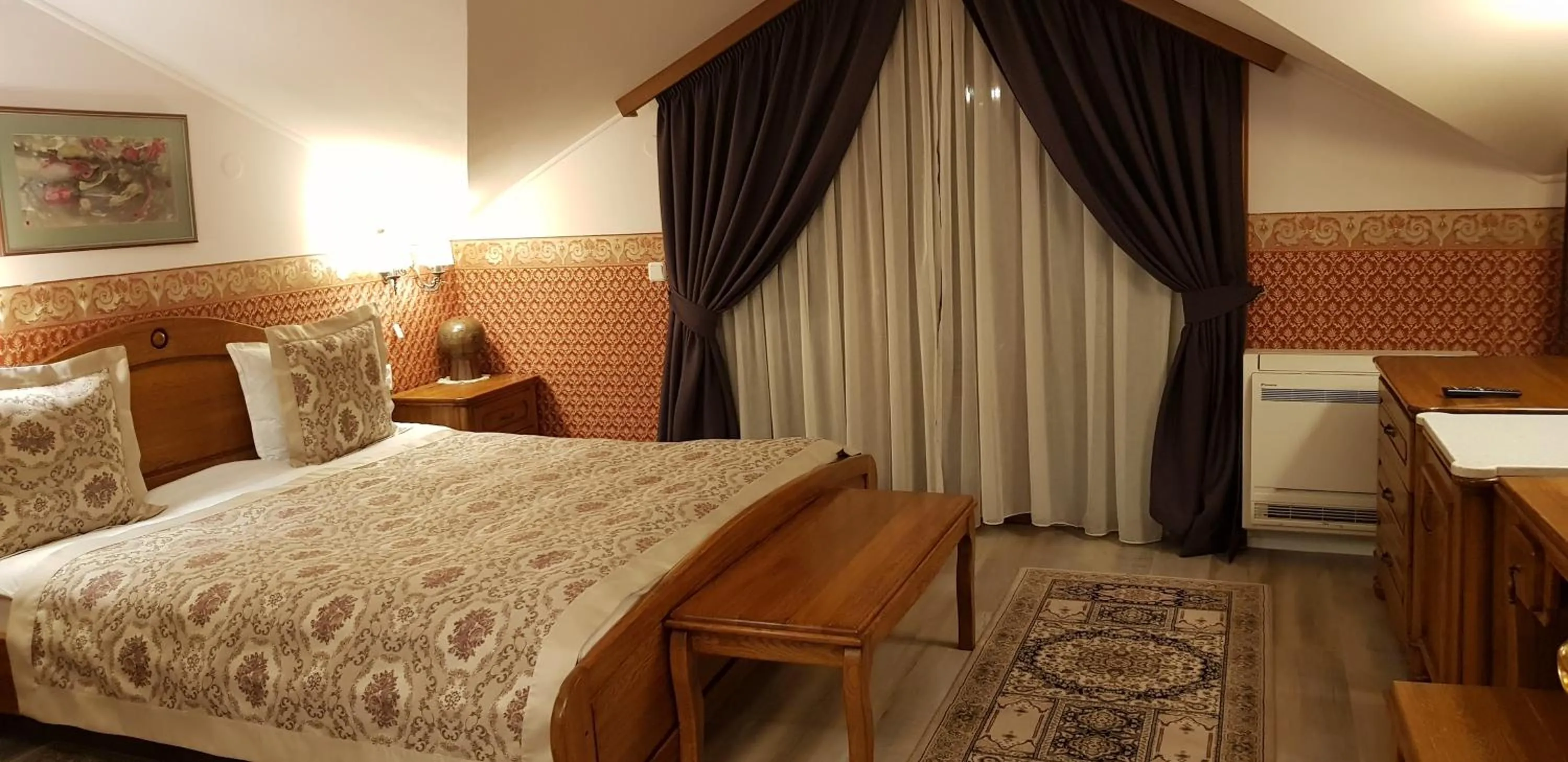 Bedroom, Bed in Hotel Odeon