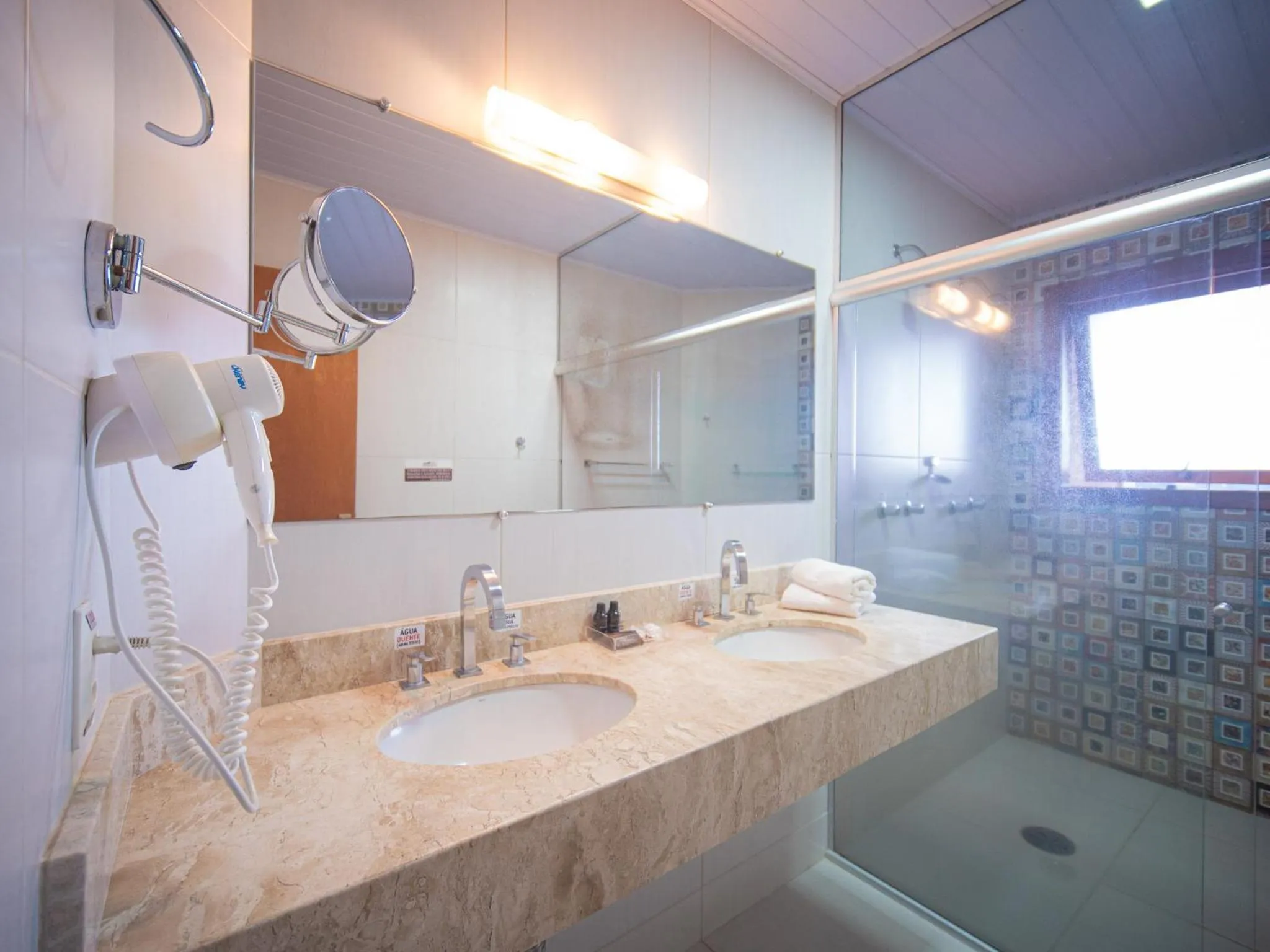 Shower in Pousada Suiça Mineira Centro