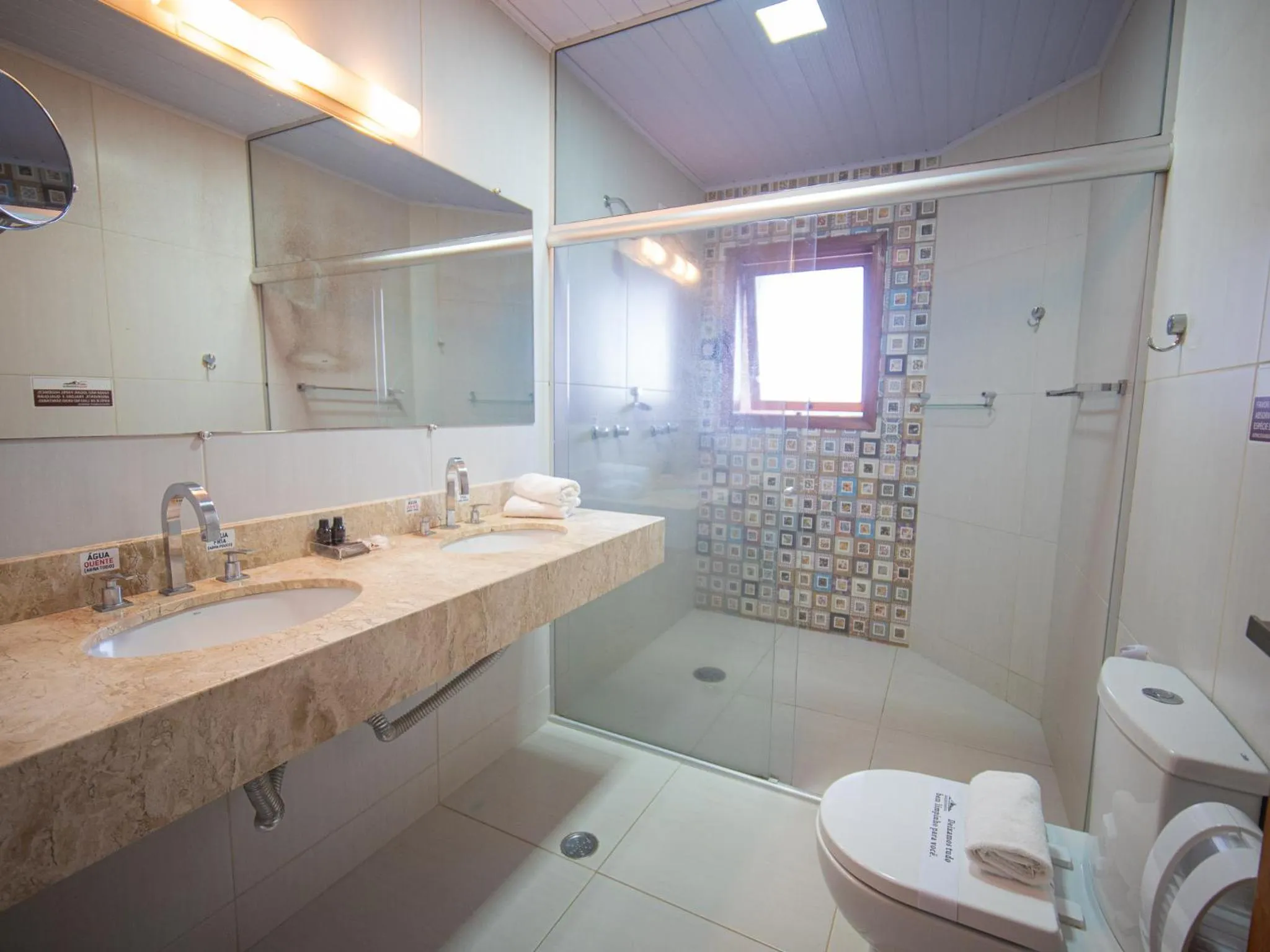 Shower in Pousada Suiça Mineira Centro