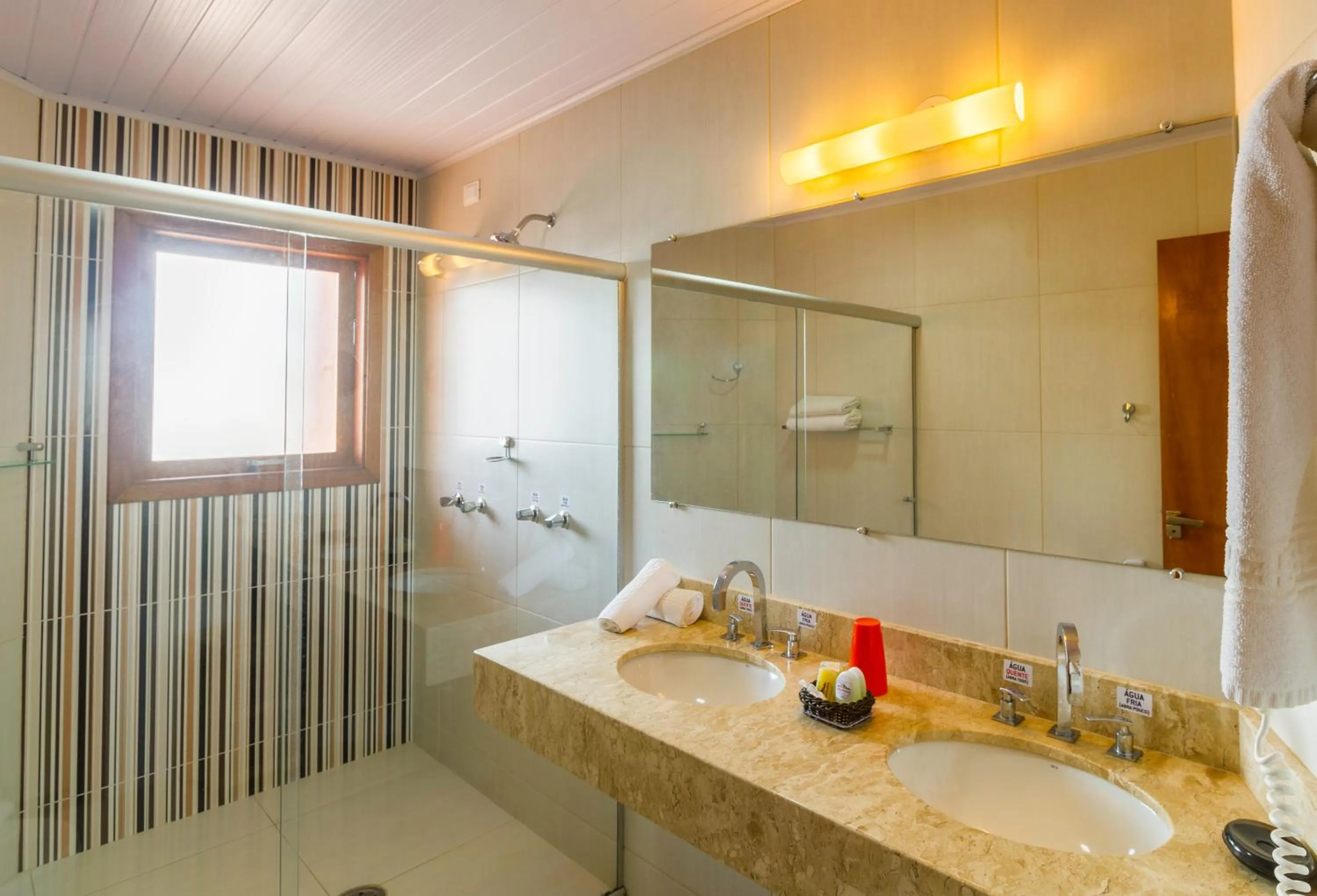 Shower in Pousada Suiça Mineira Centro