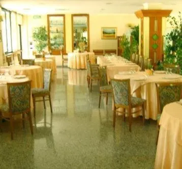 Restaurant/places to eat in Hotel motel residence Gonzaga