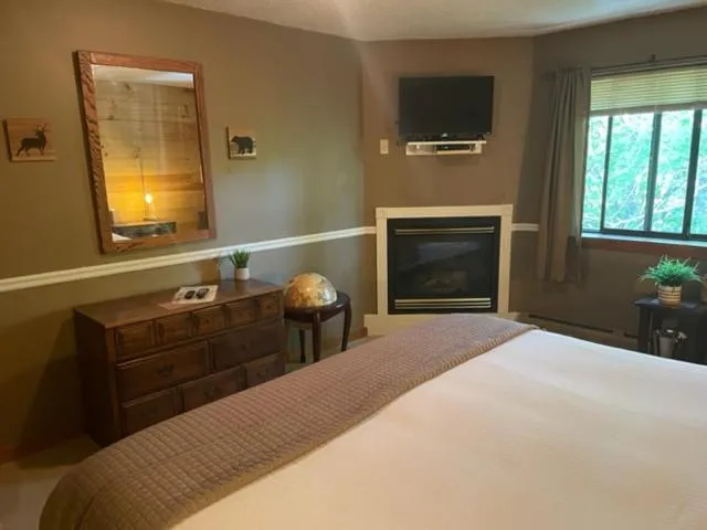 Bed in The Snowed Inn