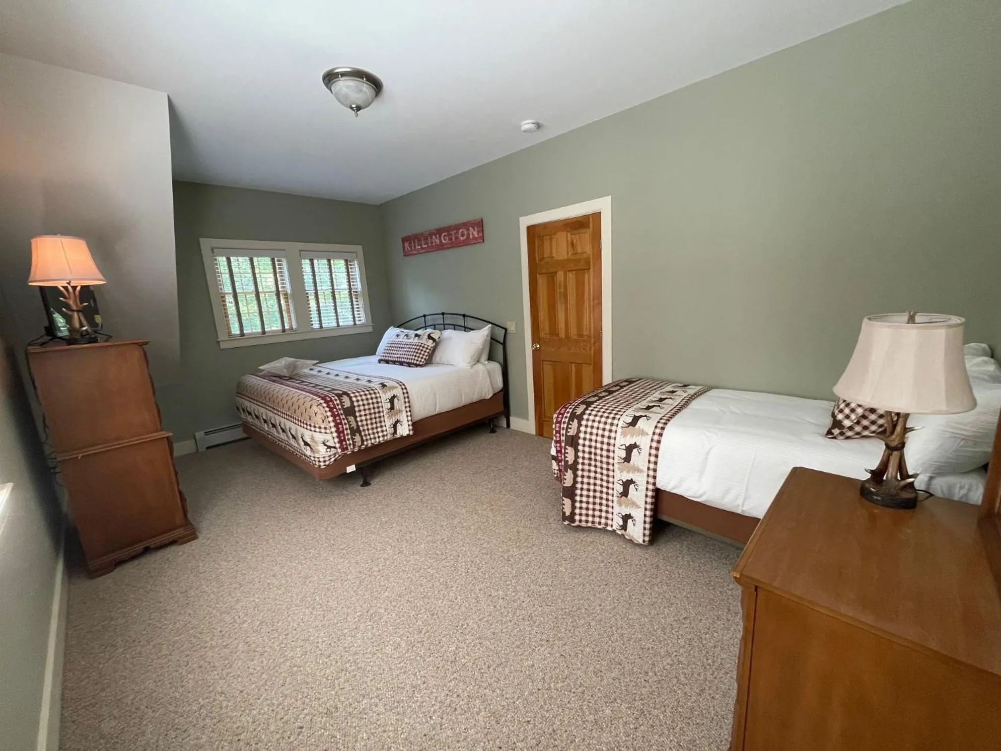 Bed in The Snowed Inn