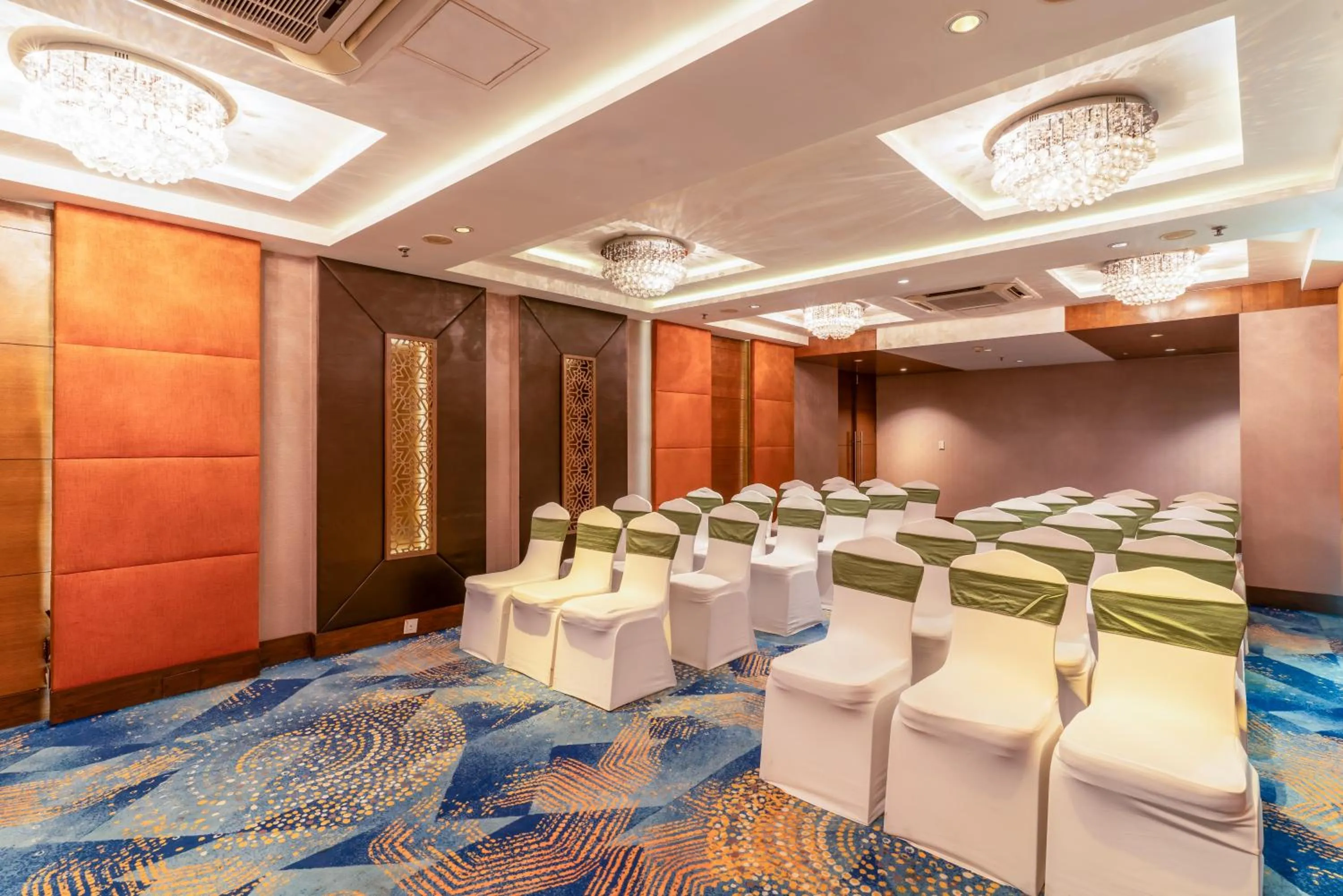 Banquet/Function facilities in Pride Plaza Hotel, Kolkata