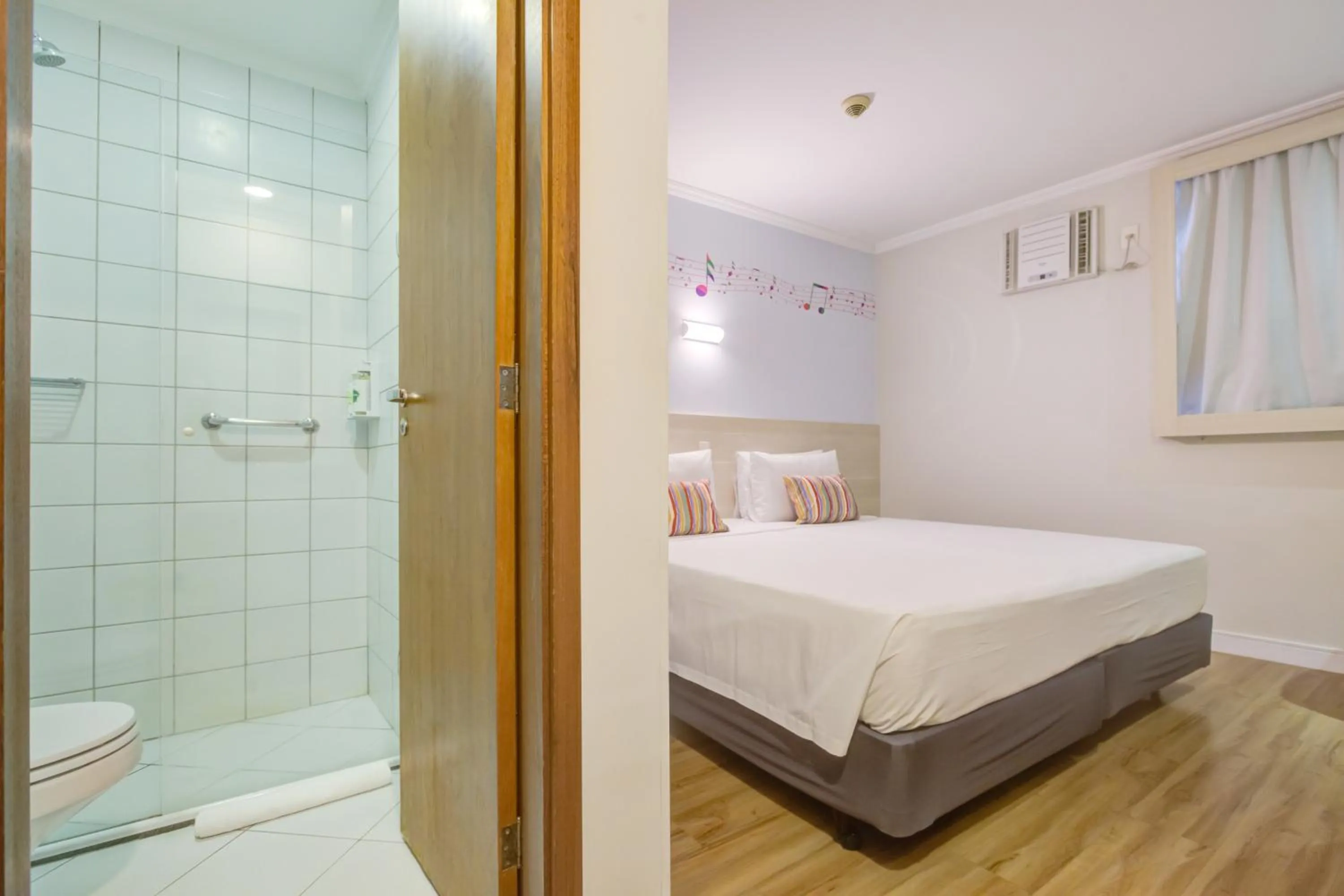 Bedroom, Bed in Transamerica Fit Villa Lobos