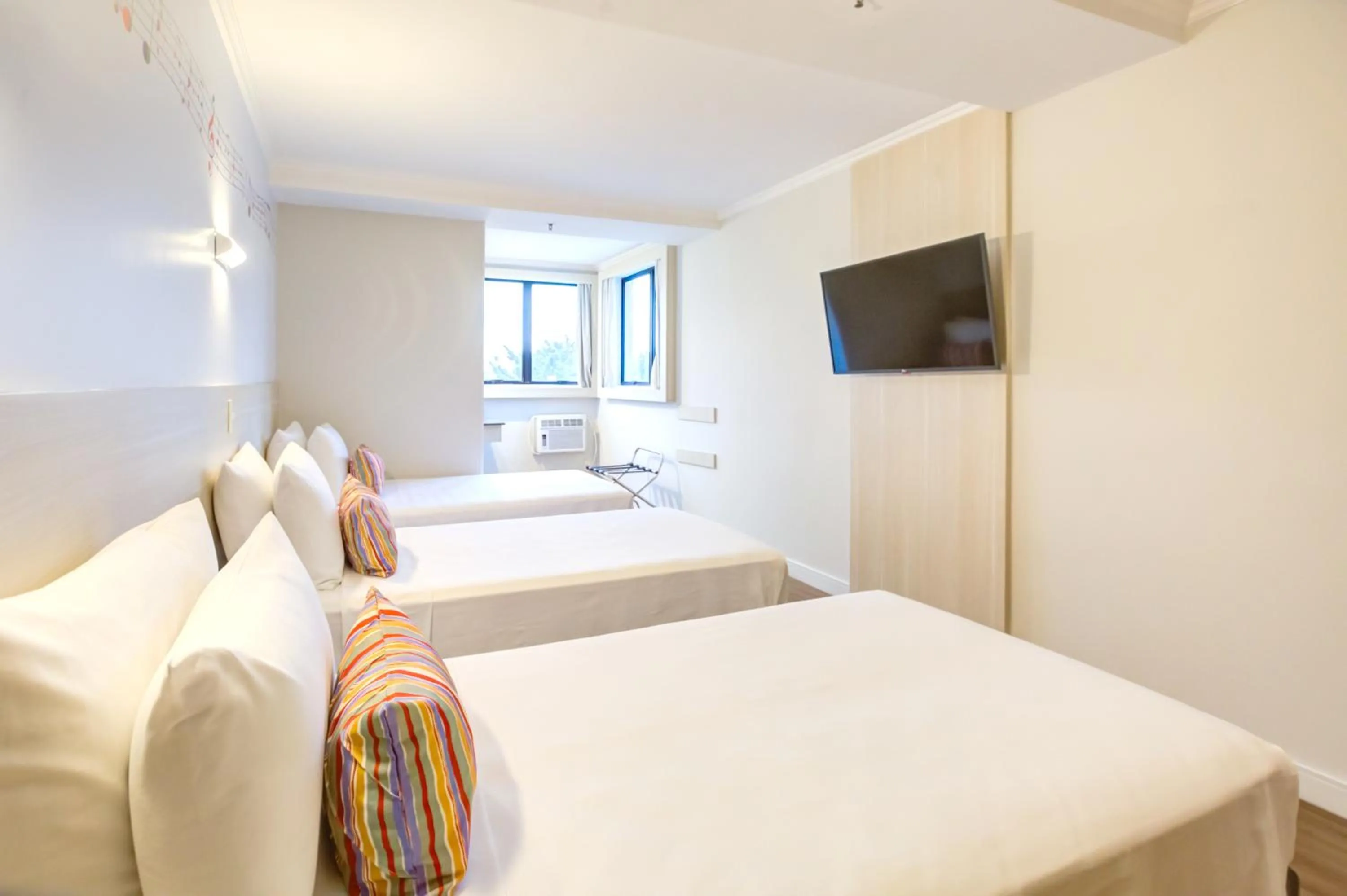 TV and multimedia, Bed in Transamerica Fit Villa Lobos