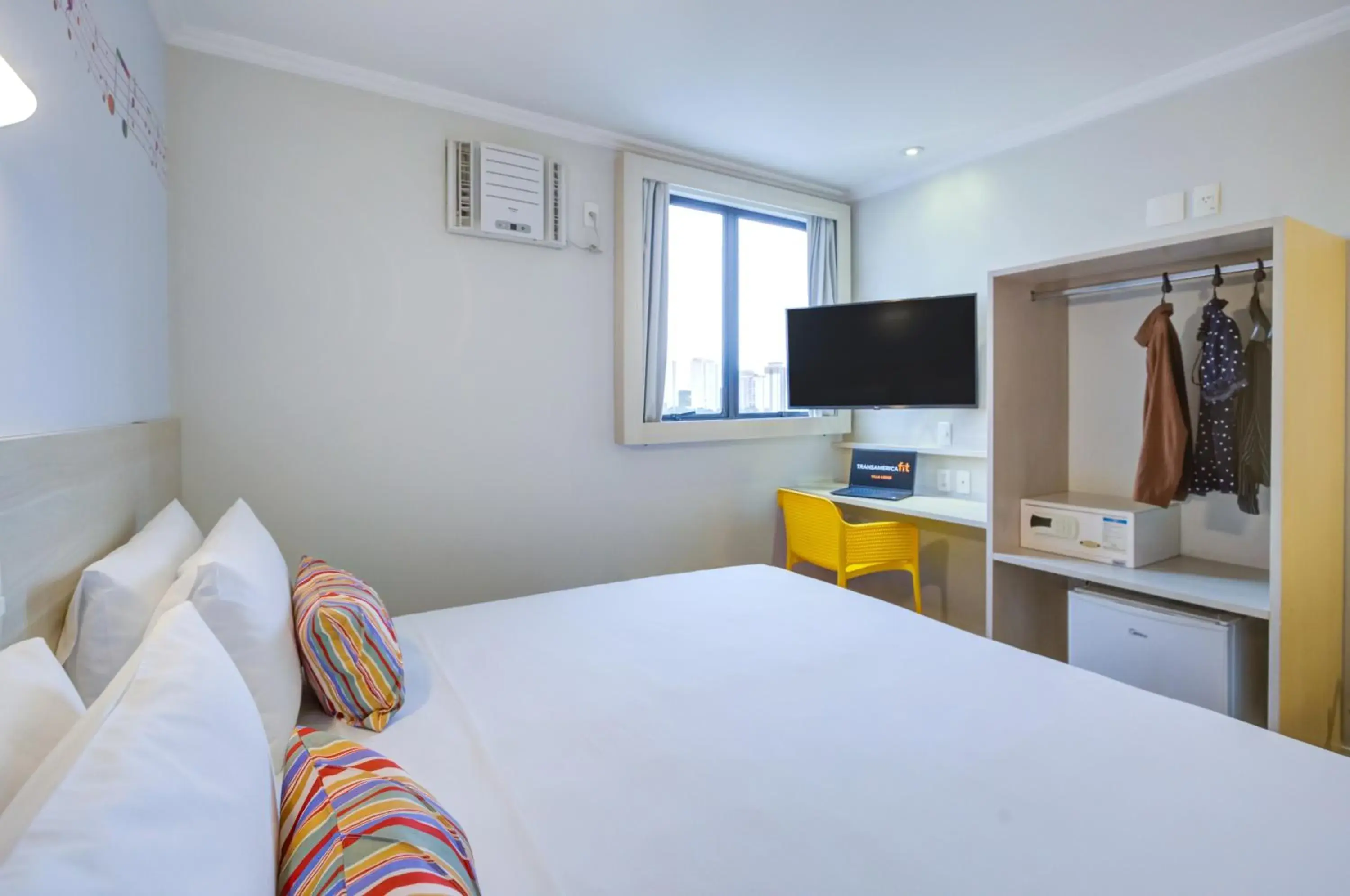 TV and multimedia, Bed in Transamerica Fit Villa Lobos TV and multimedia, Bed in Transamerica Fit Villa Lobos