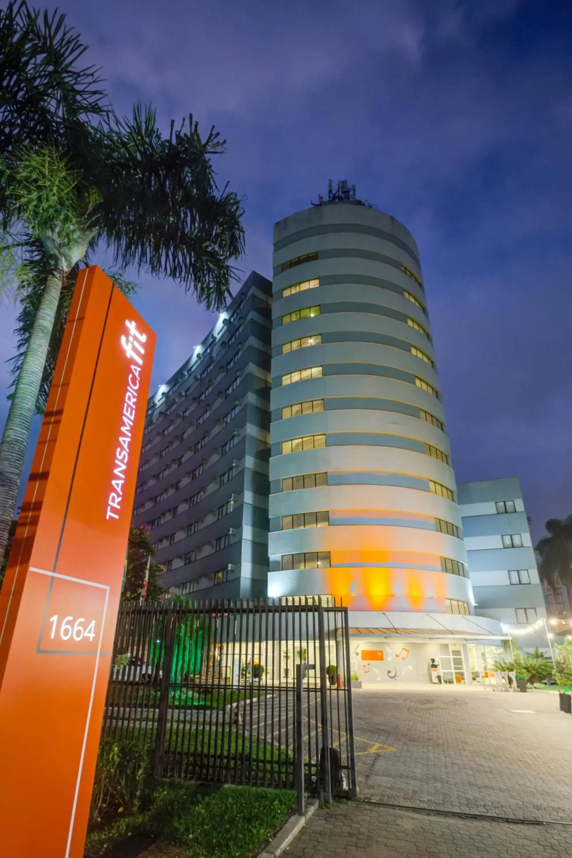 Facade/entrance in Transamerica Fit Villa Lobos Facade/entrance in Transamerica Fit Villa Lobos