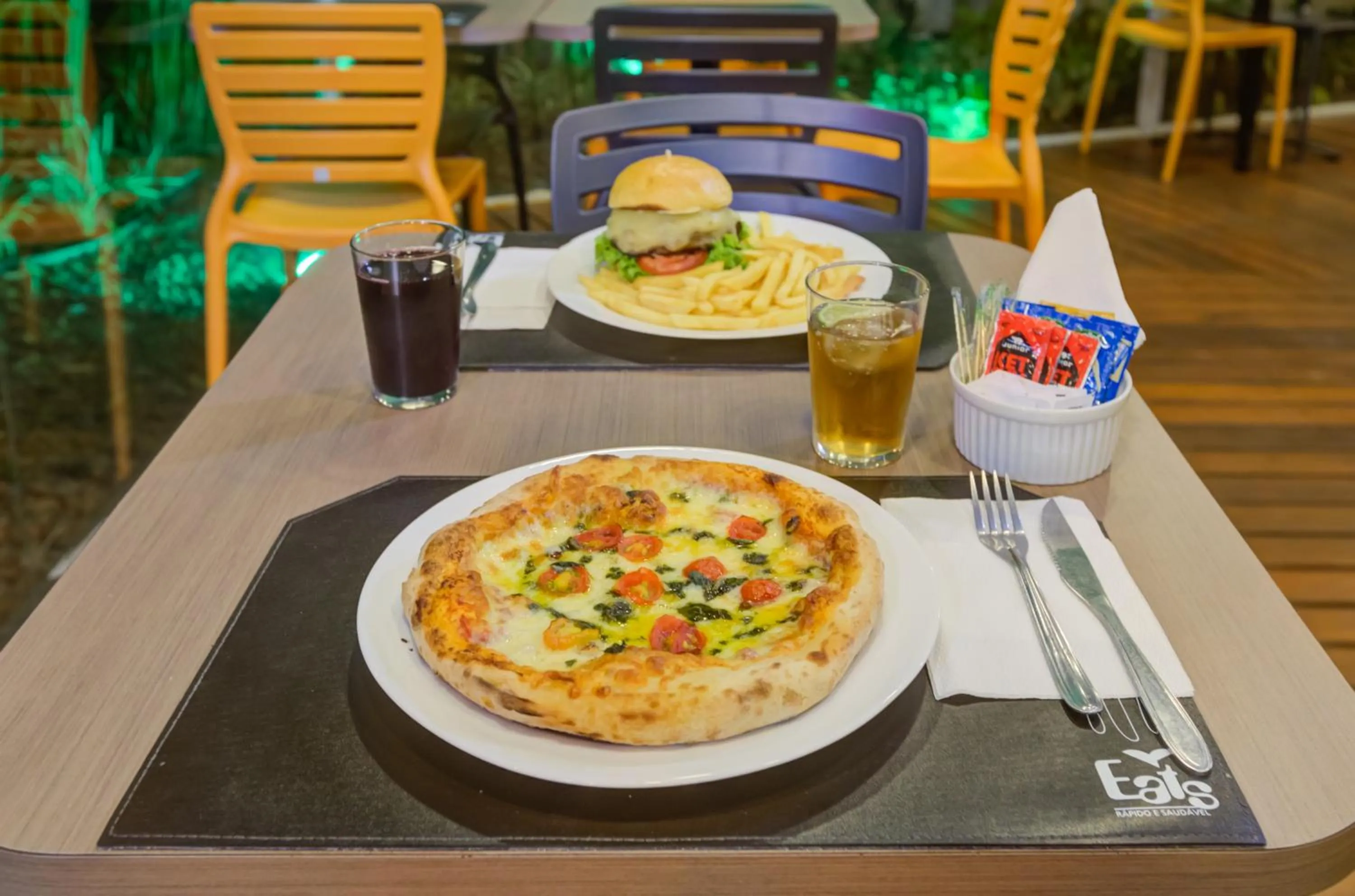 Meals in Transamerica Fit Villa Lobos