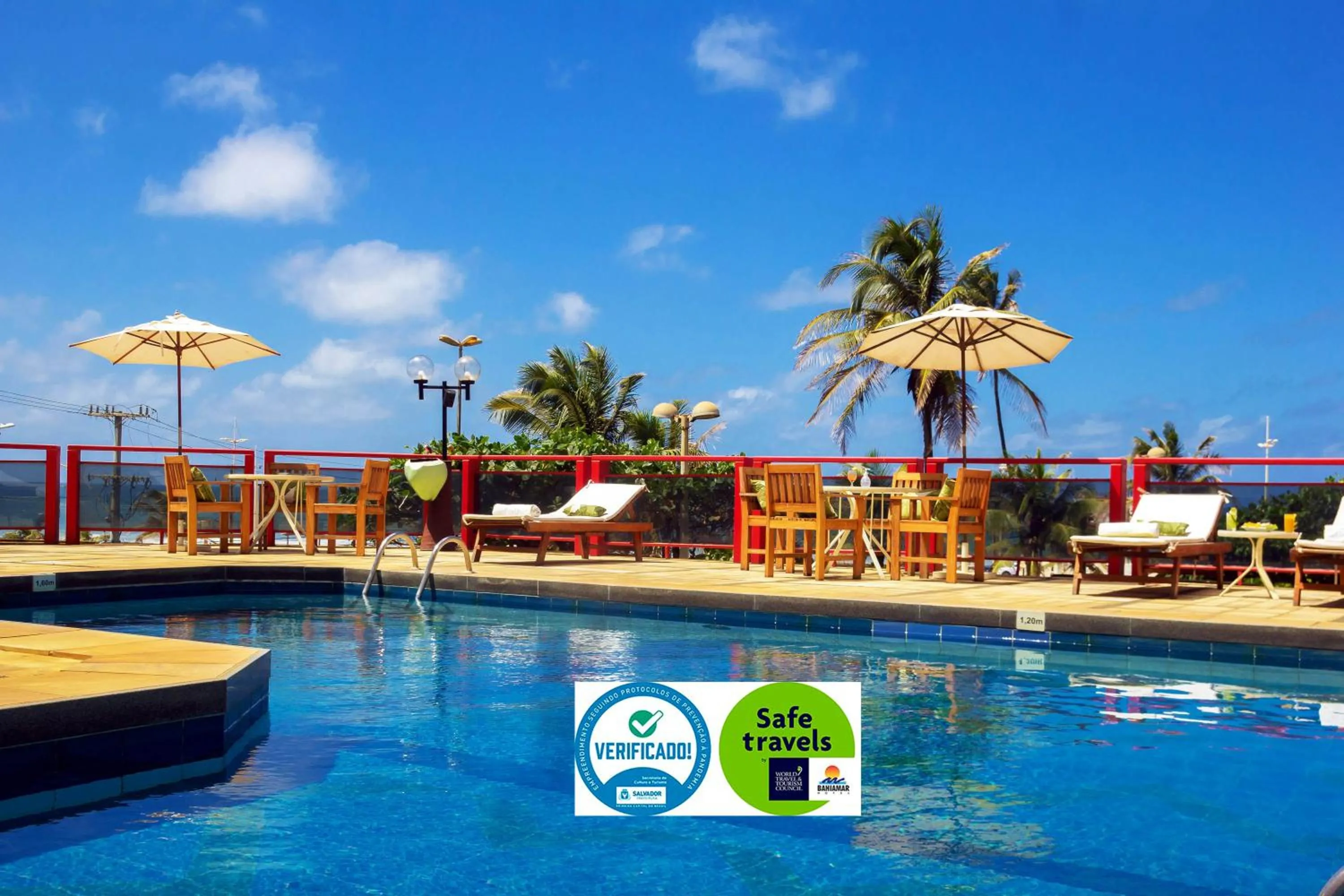 Swimming pool in Bahiamar Hotel