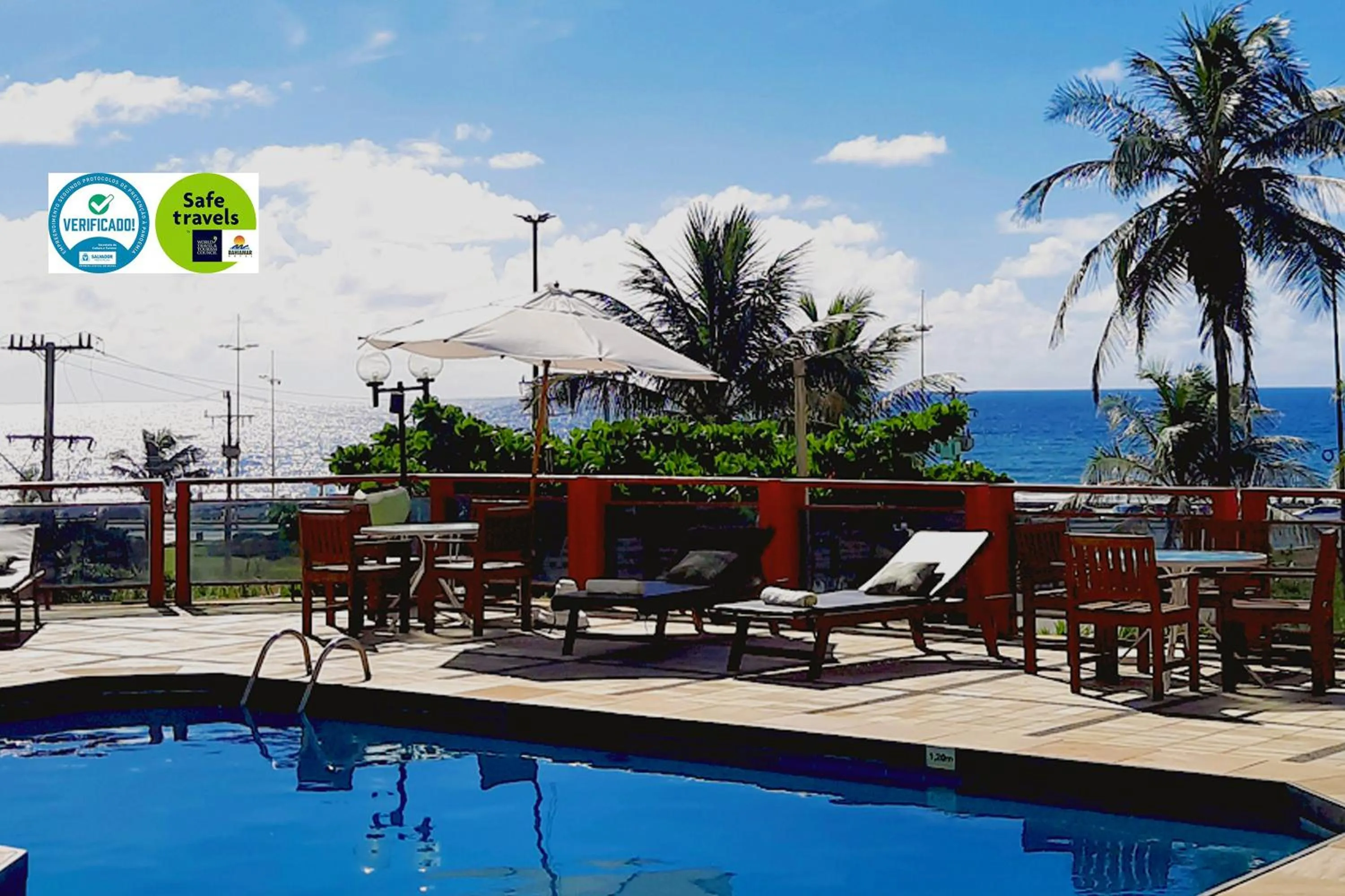 Swimming pool in Bahiamar Hotel