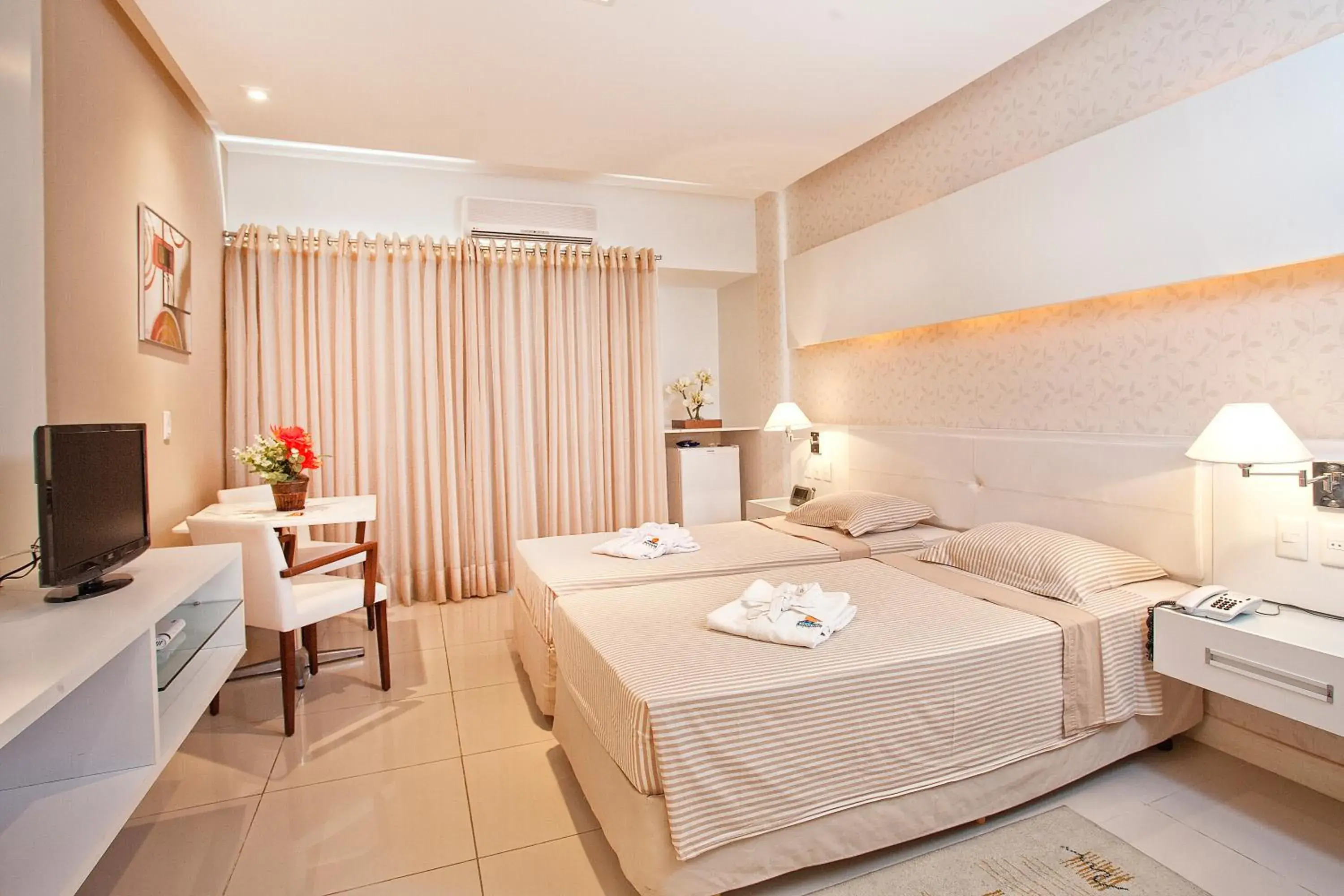 Photo of the whole room, Bed in Bahiamar Hotel Photo of the whole room, Bed in Bahiamar Hotel