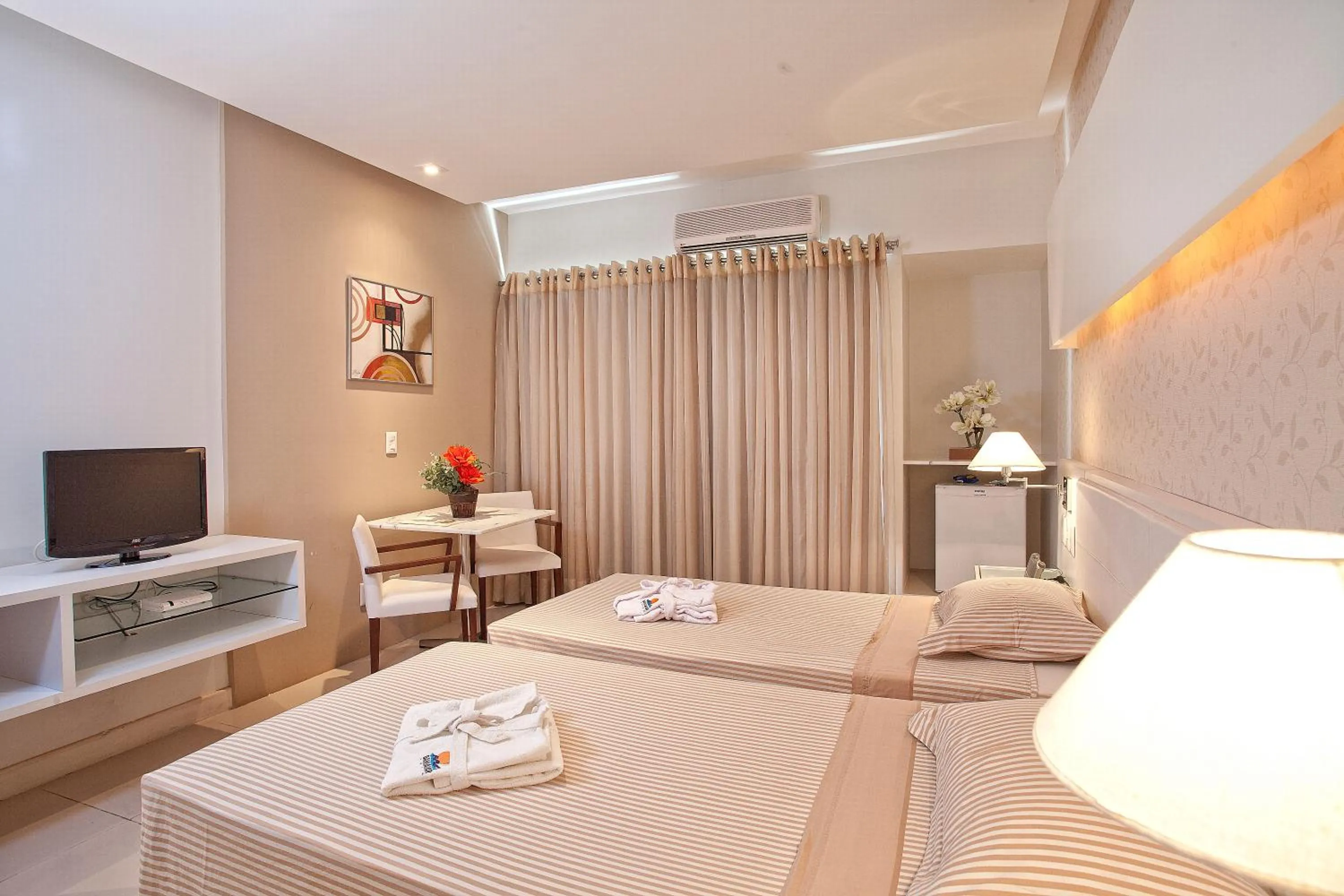 Photo of the whole room, Bed in Bahiamar Hotel