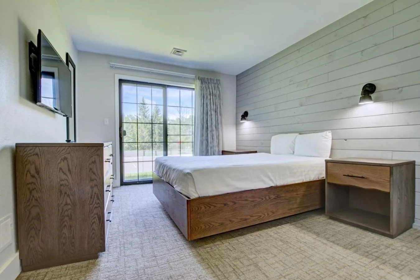 Bedroom, Bed in Pocono Mountain Villas by Exploria Resorts