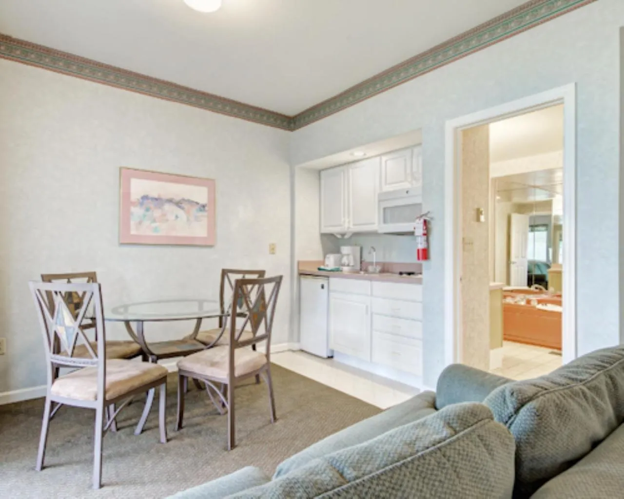 Dining area in Pocono Mountain Villas by Exploria Resorts